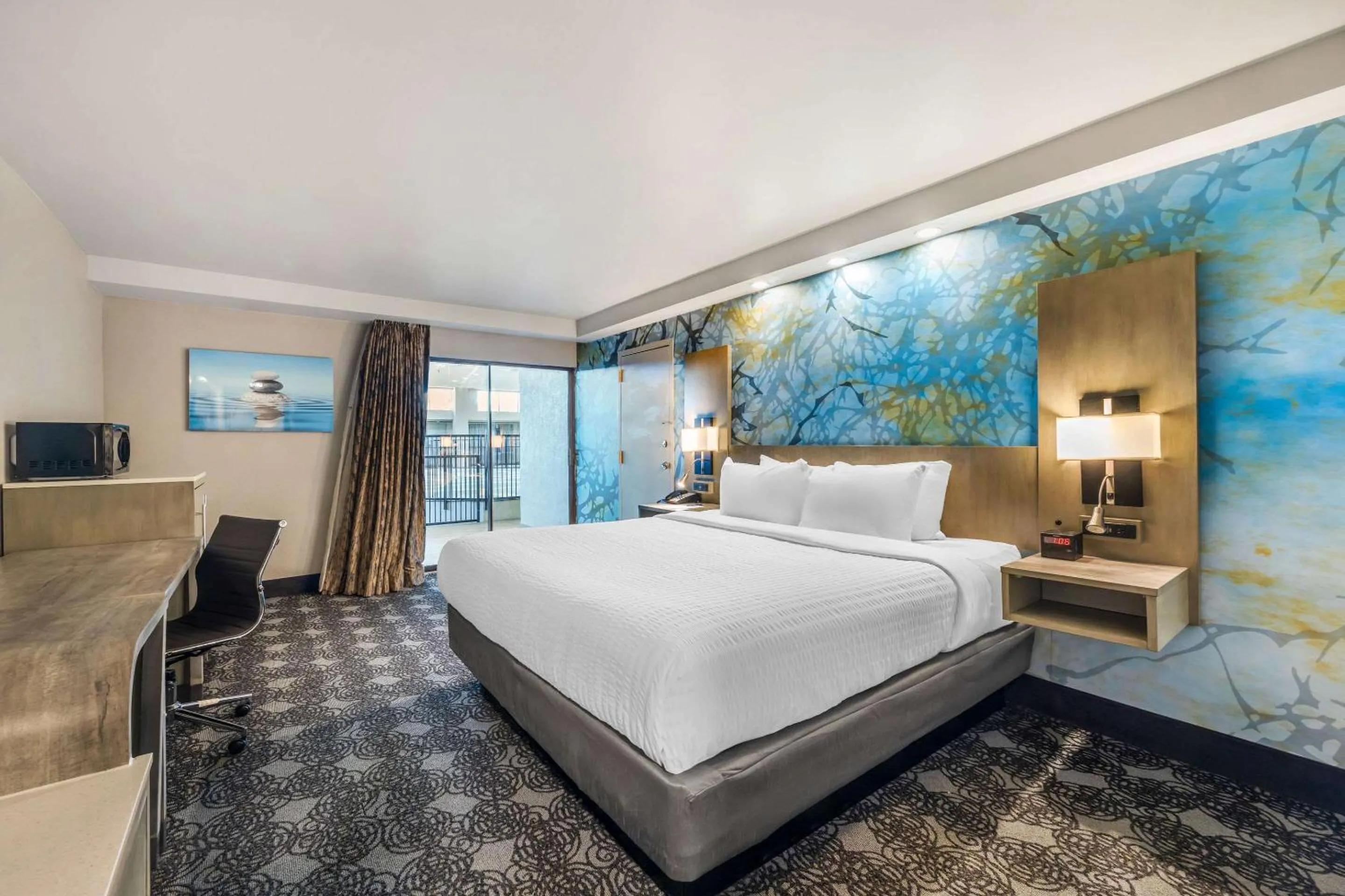 Bedroom, Bed in Clarion Inn Murfreesboro Old Fort Pkwy