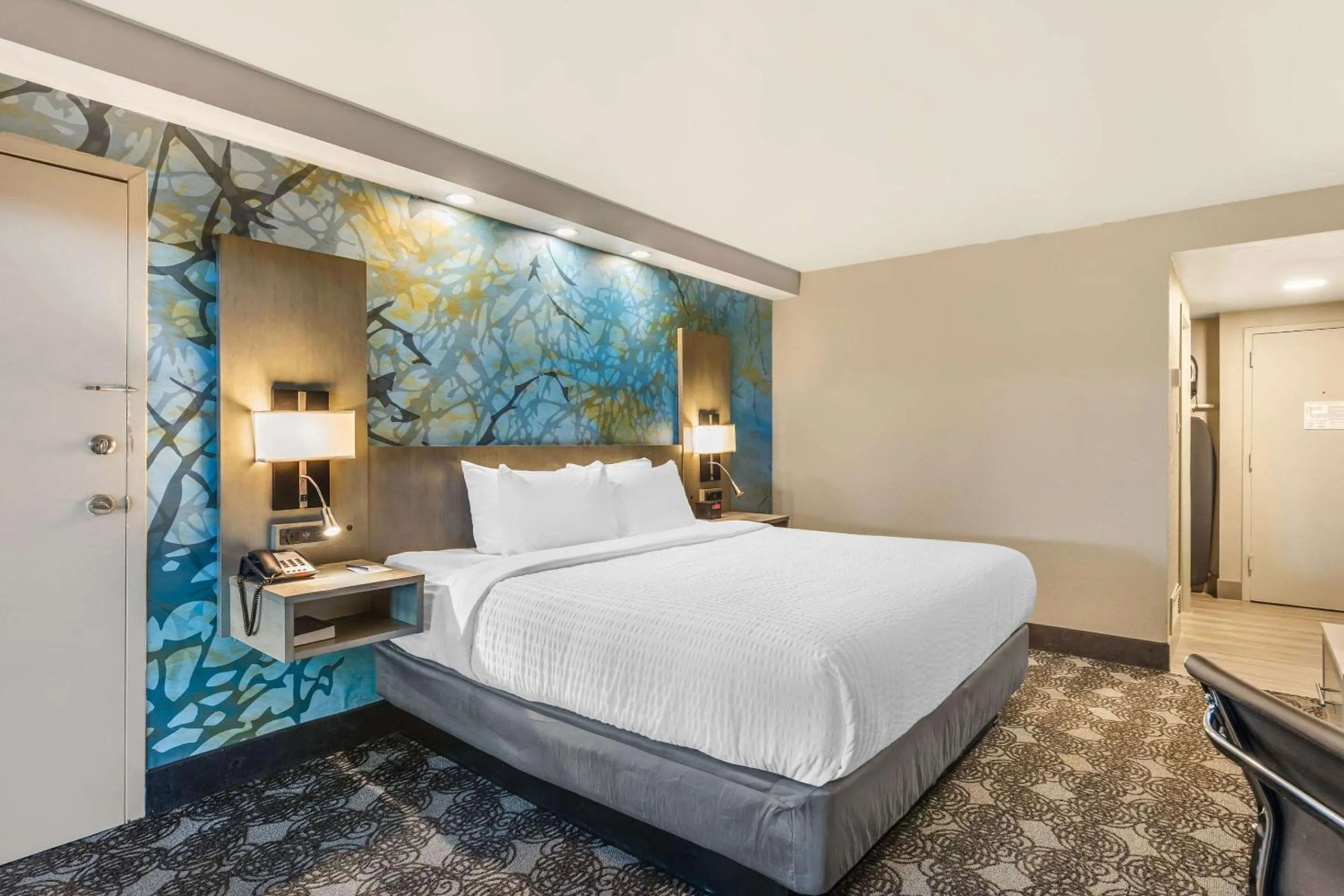 Bedroom, Bed in Clarion Inn Murfreesboro Old Fort Pkwy