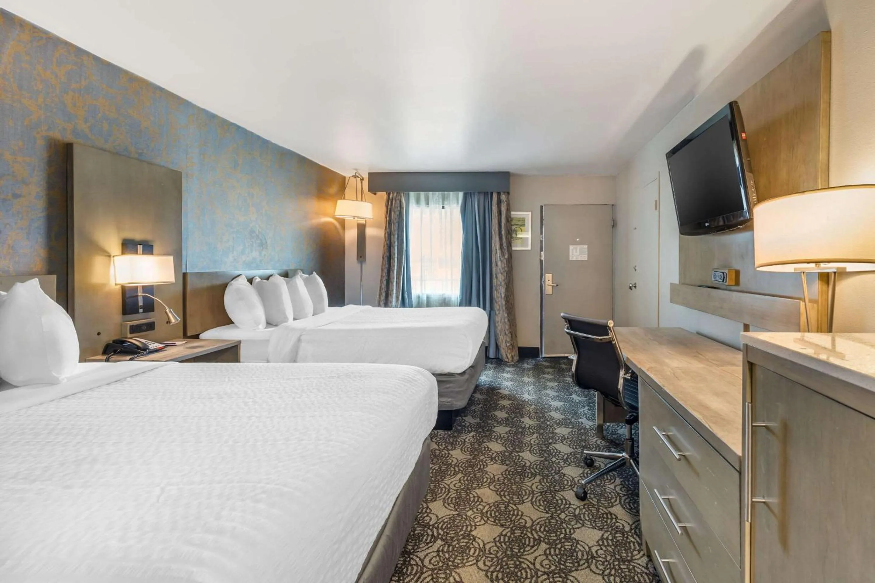 Bedroom, Bed in Clarion Inn Murfreesboro Old Fort Pkwy