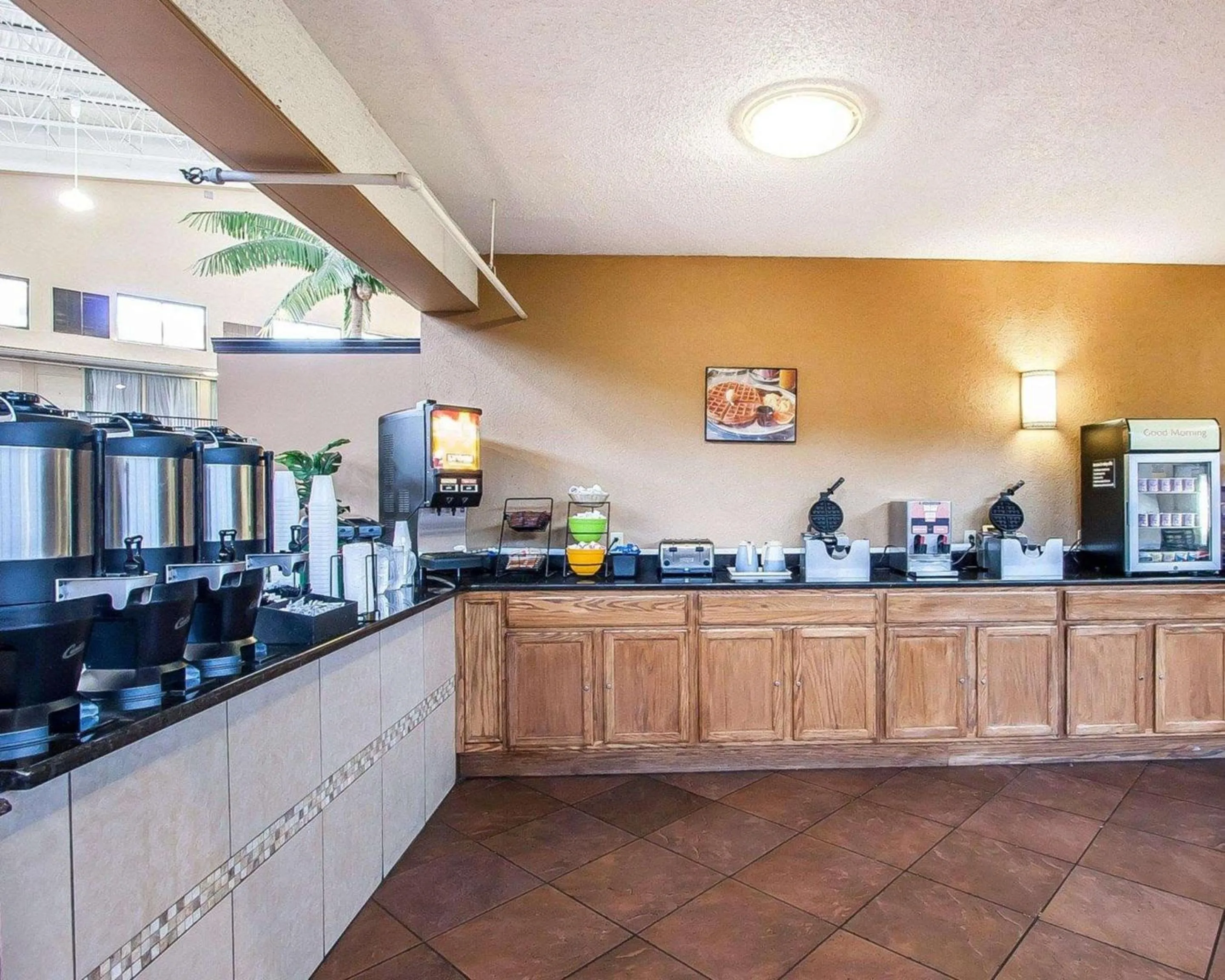 Breakfast in Clarion Inn Murfreesboro Old Fort Pkwy