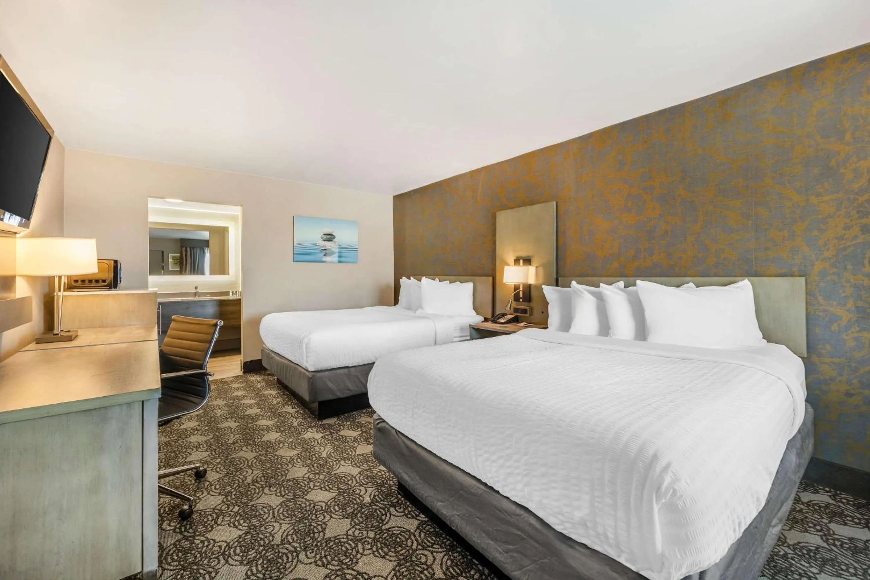 Bedroom, Bed in Clarion Inn Murfreesboro Old Fort Pkwy