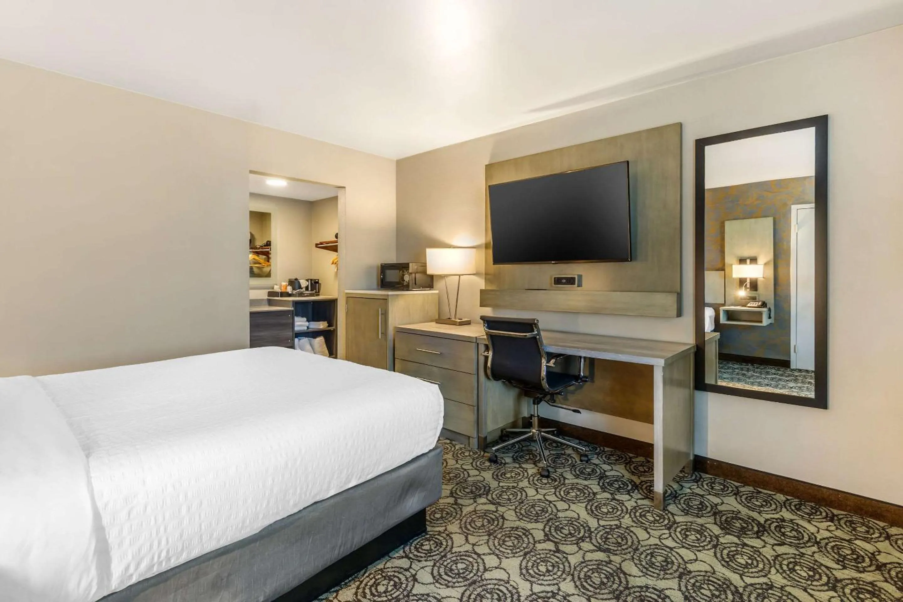 Bedroom, Bed in Clarion Inn Murfreesboro Old Fort Pkwy