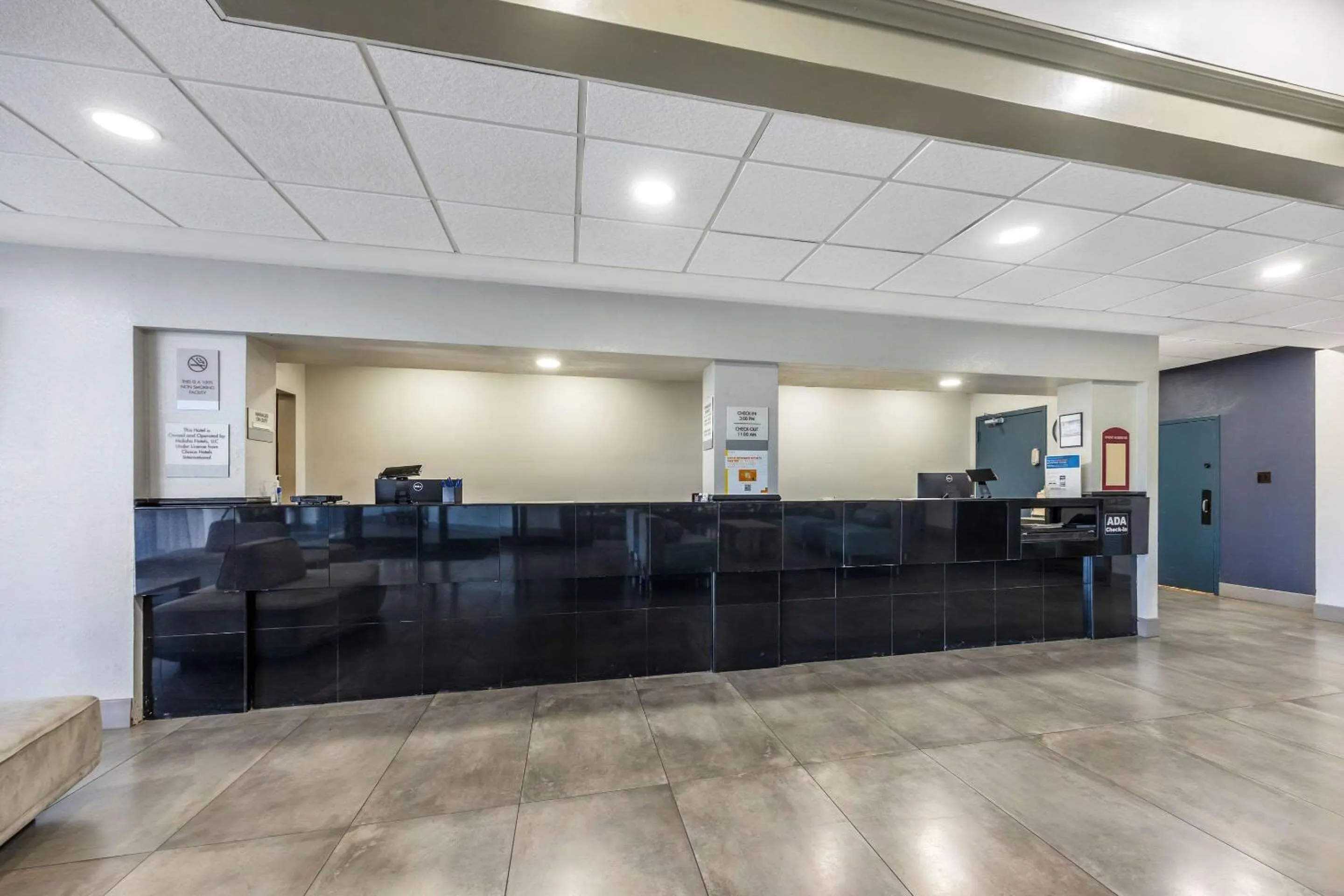 Lobby or reception in Clarion Inn Murfreesboro Old Fort Pkwy