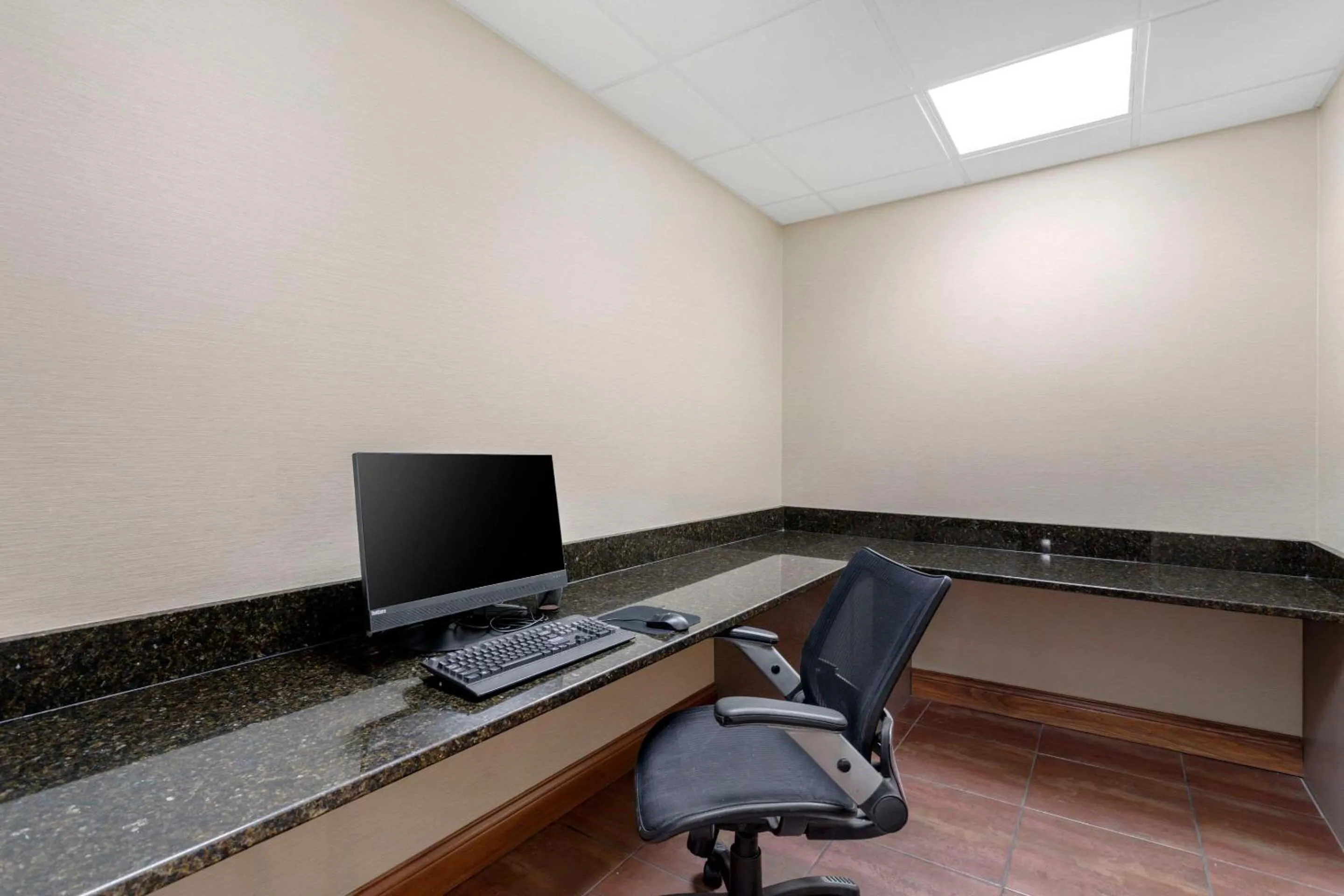Business facilities in Comfort Suites Knoxville East
