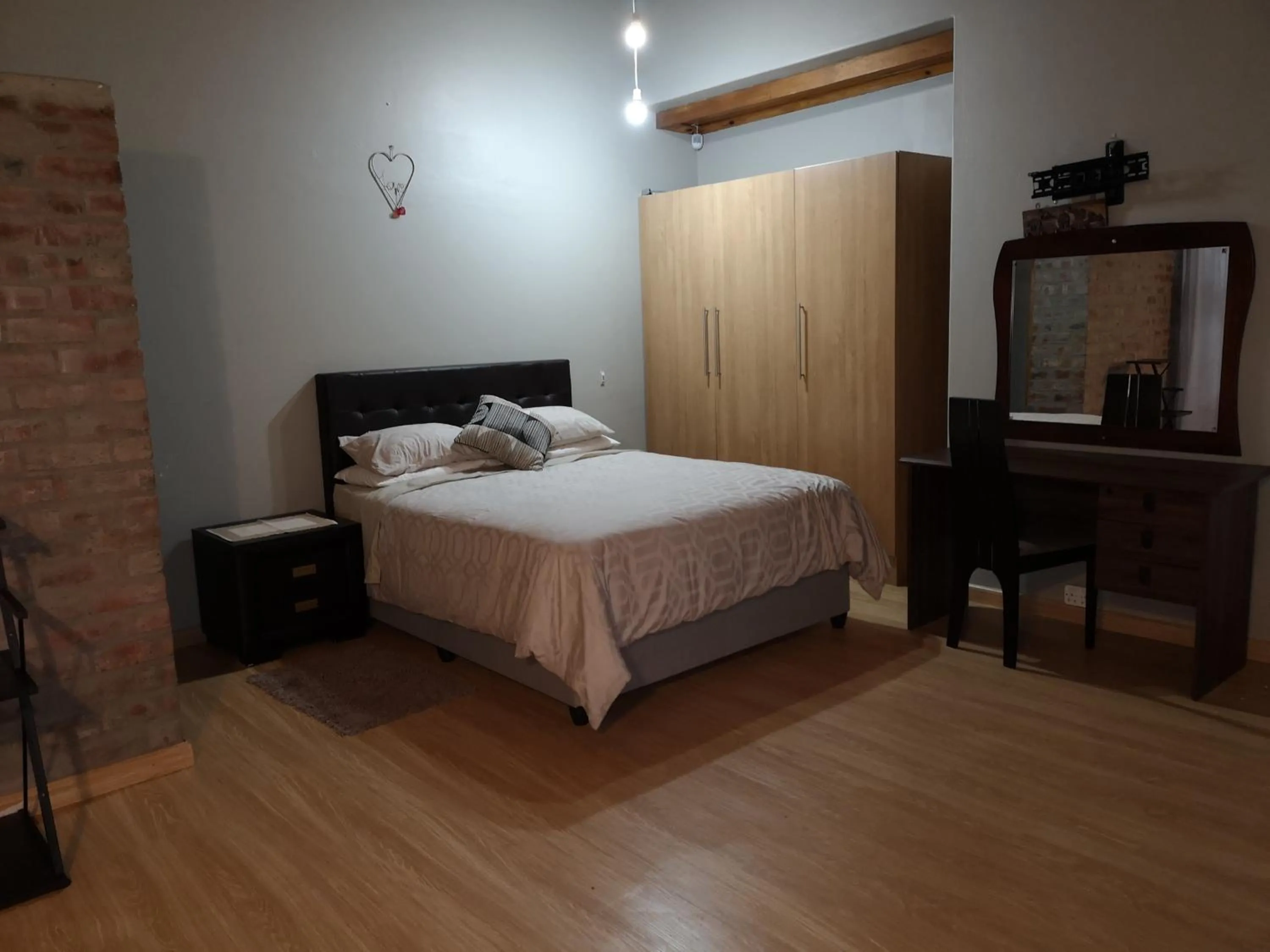 Bedroom, Bed in TwinnPalms Accommodation