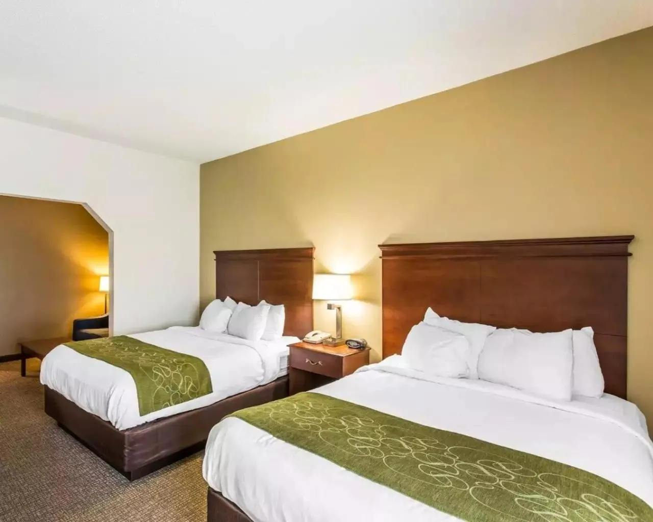 Bed in Comfort Inn & Suites Cookeville