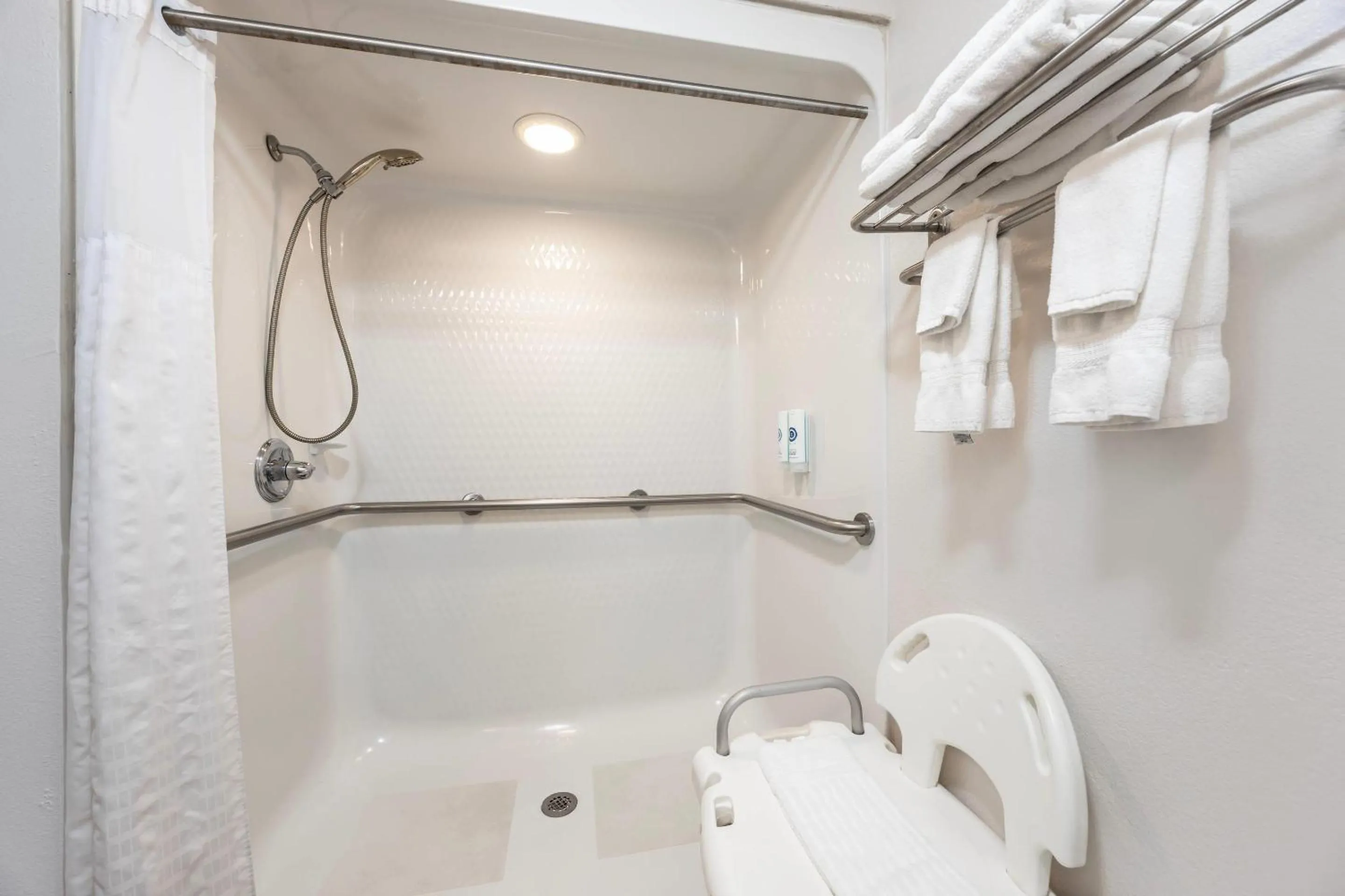 Bedroom in Comfort Inn & Suites Cookeville