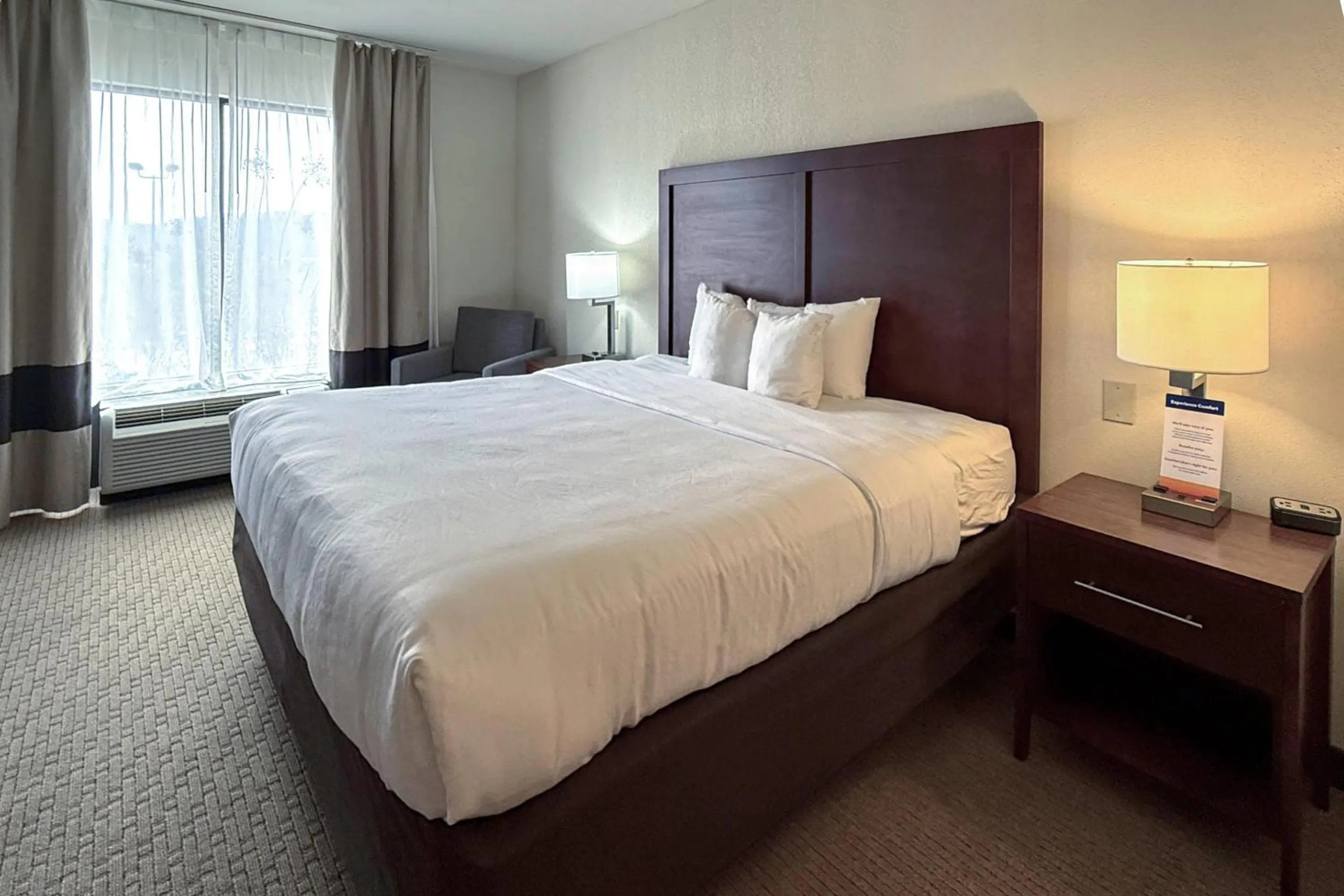 Bedroom, Bed in Comfort Inn & Suites Rogersville