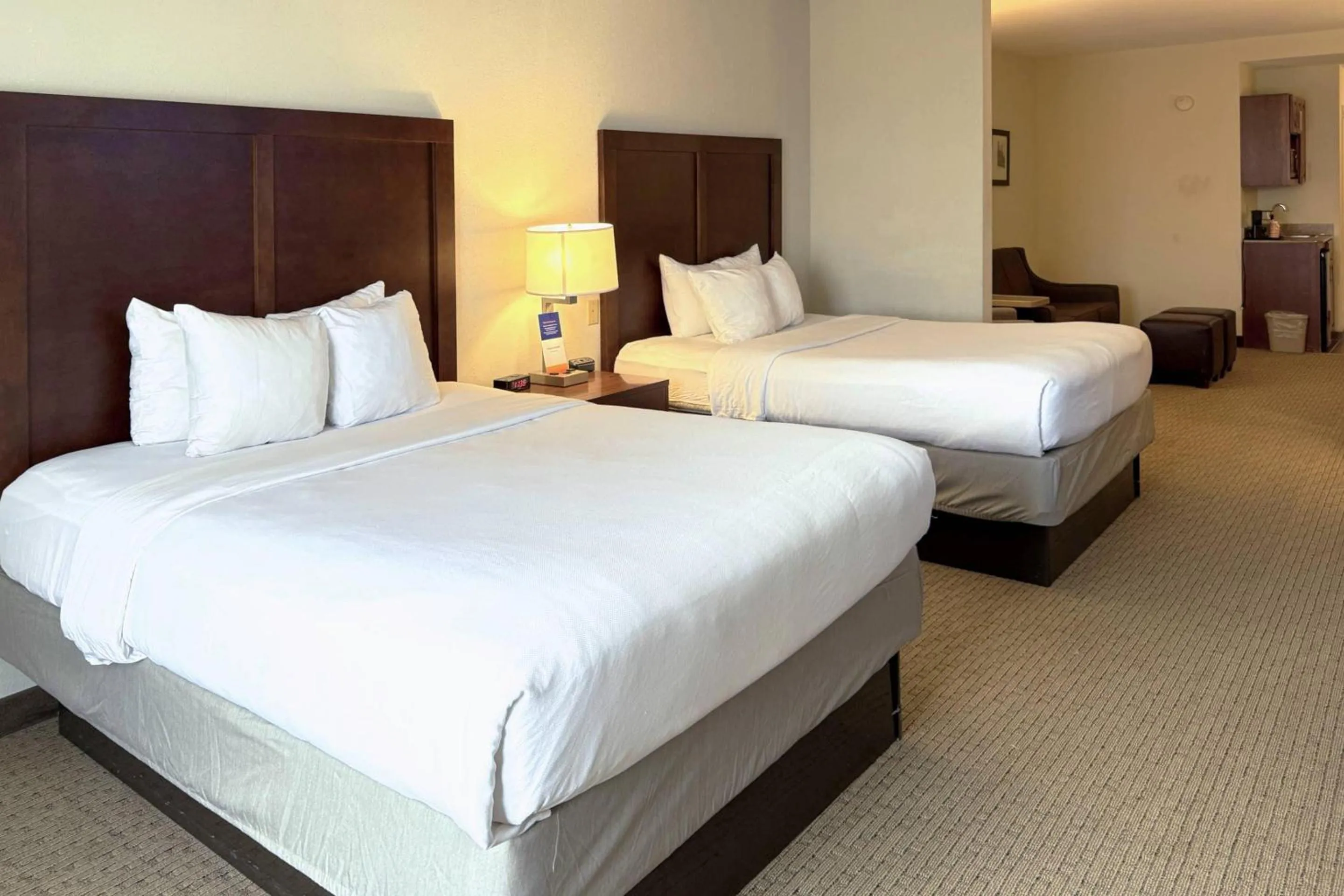 Bedroom, Bed in Comfort Inn & Suites Rogersville