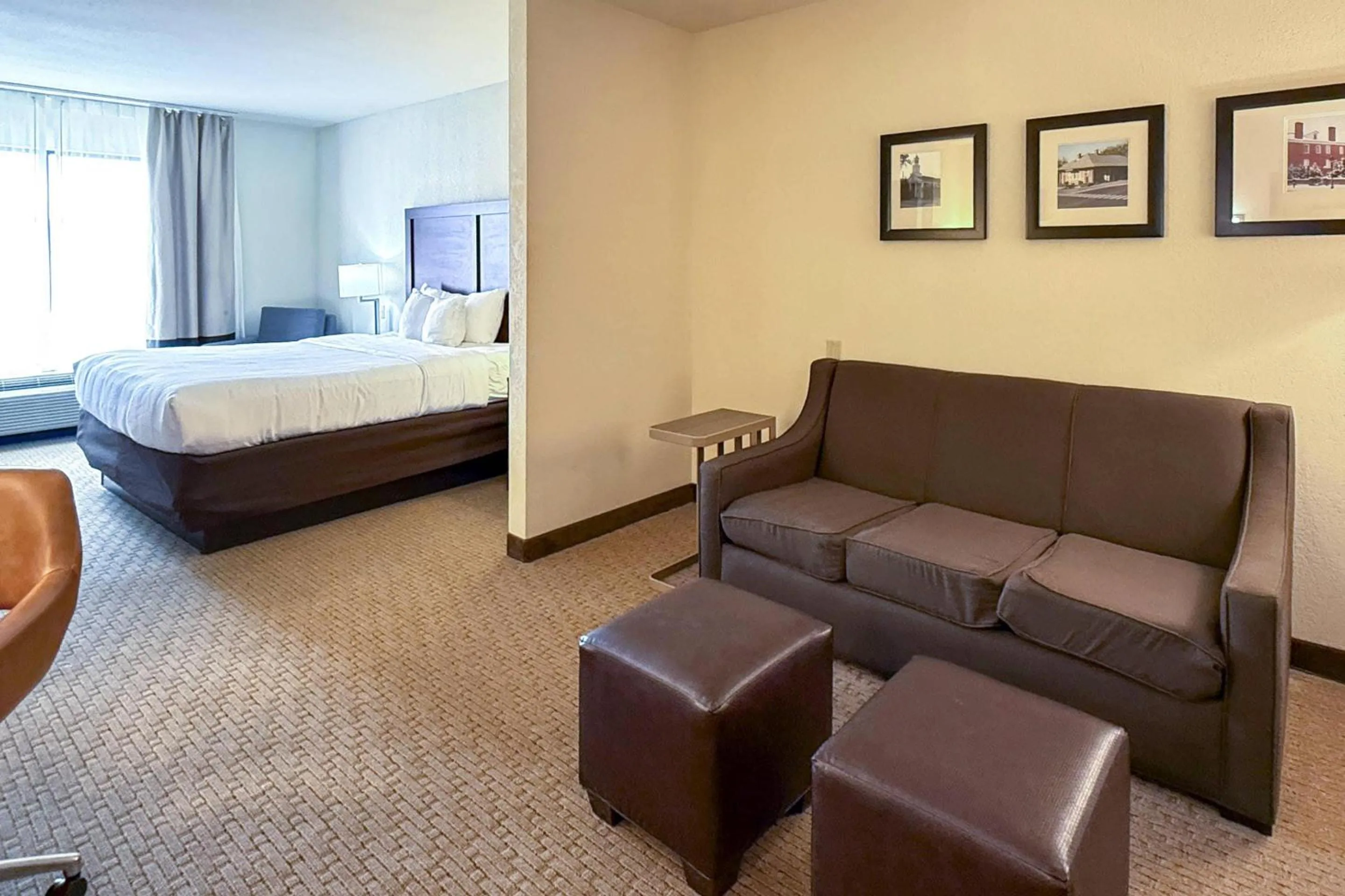 Bedroom, Bed in Comfort Inn & Suites Rogersville