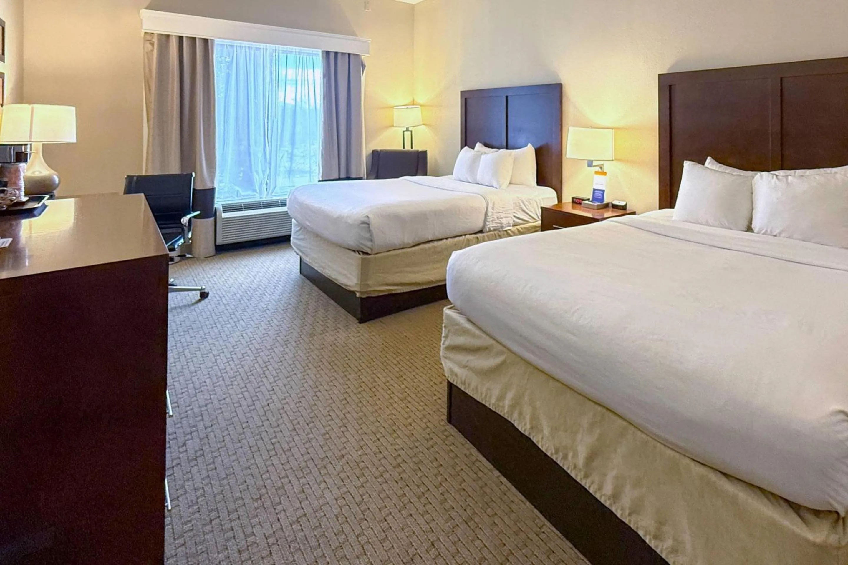 Bedroom, Bed in Comfort Inn & Suites Rogersville