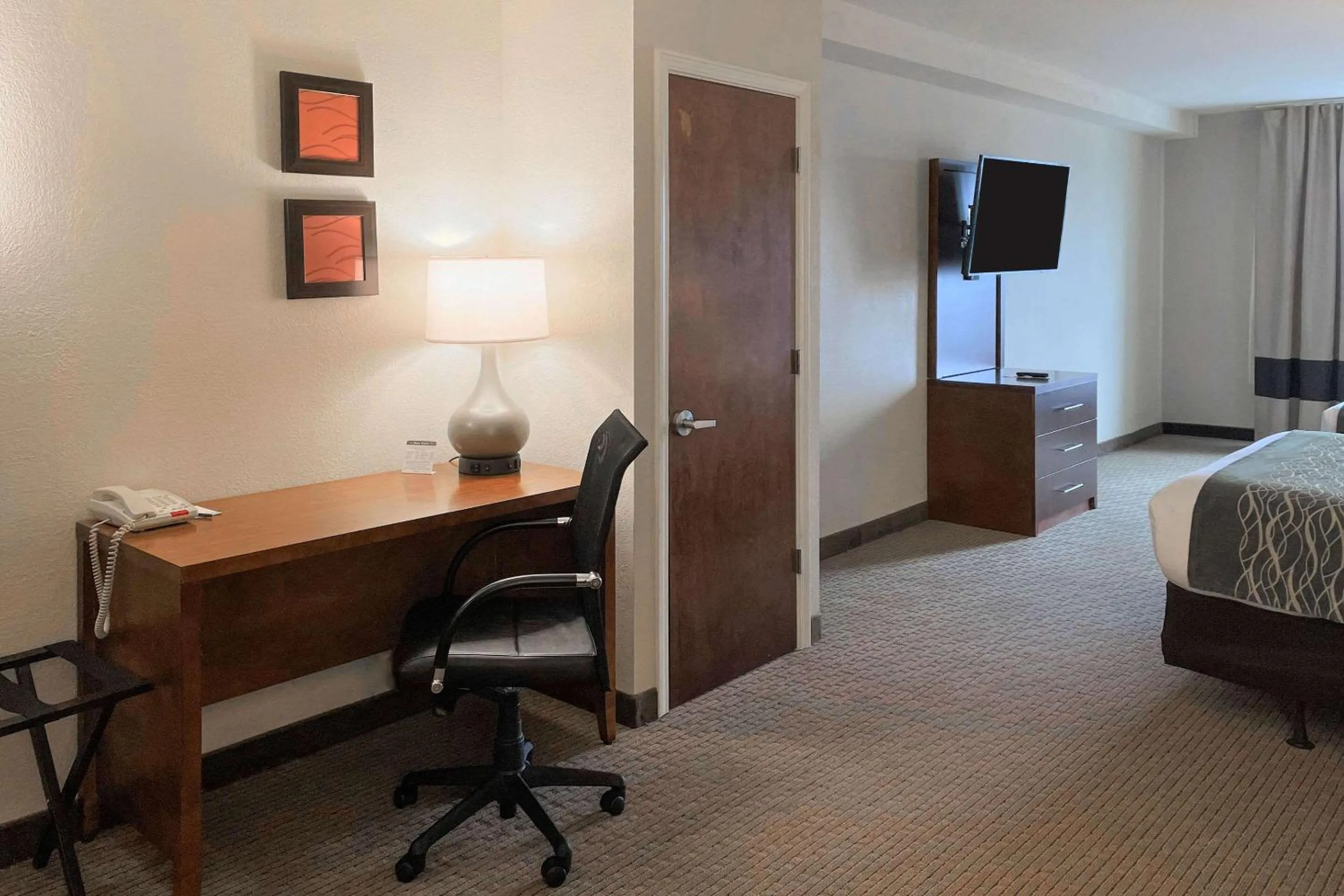 Bedroom, Bed in Comfort Inn & Suites Rogersville