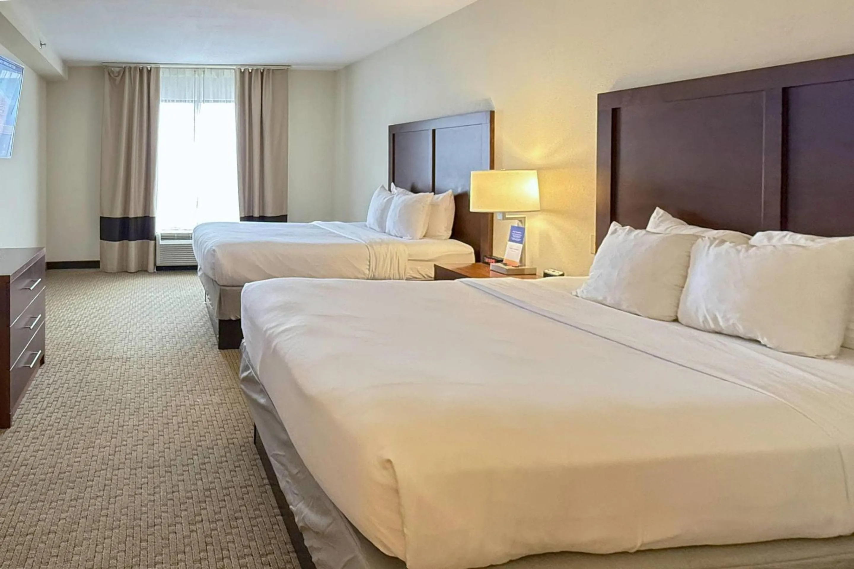 Bedroom, Bed in Comfort Inn & Suites Rogersville