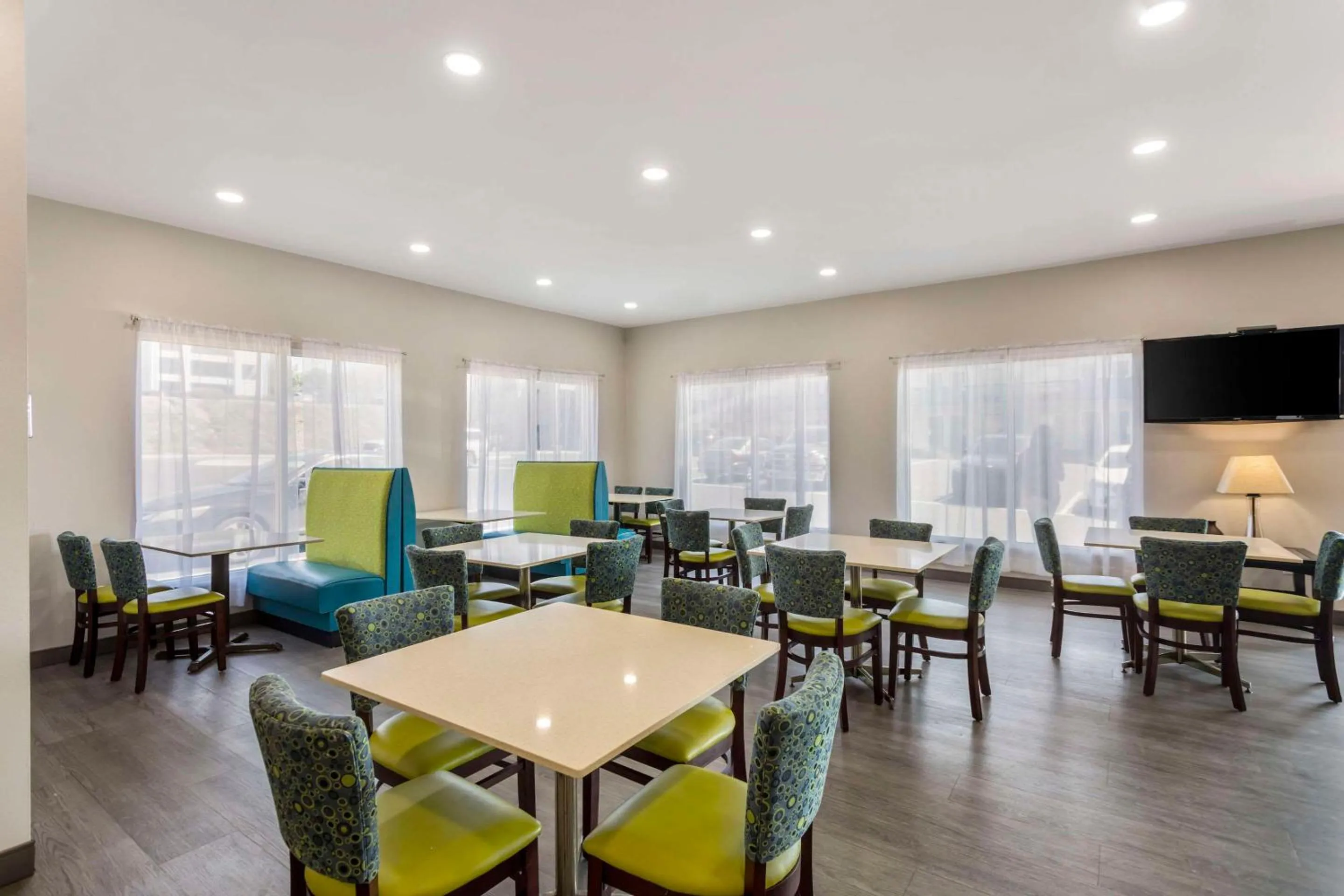 Breakfast in Quality Inn Cookeville