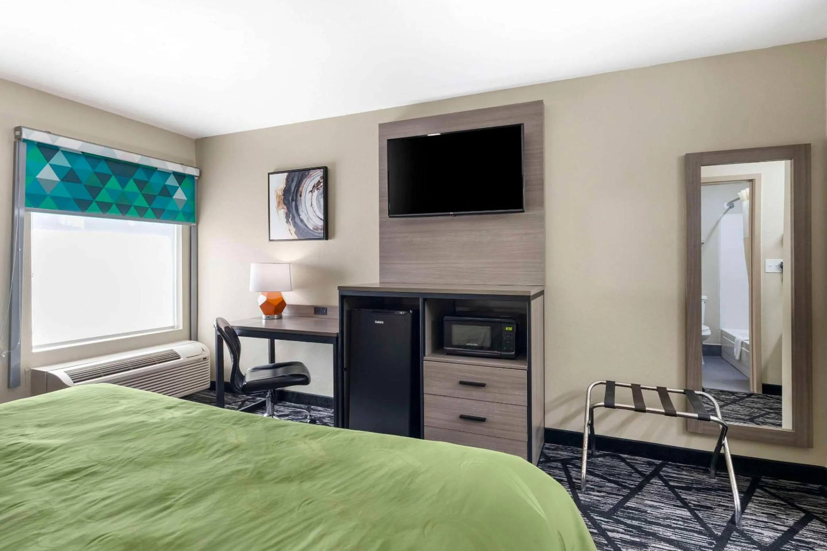 Bedroom, Bed in Quality Inn Jackson Northwest