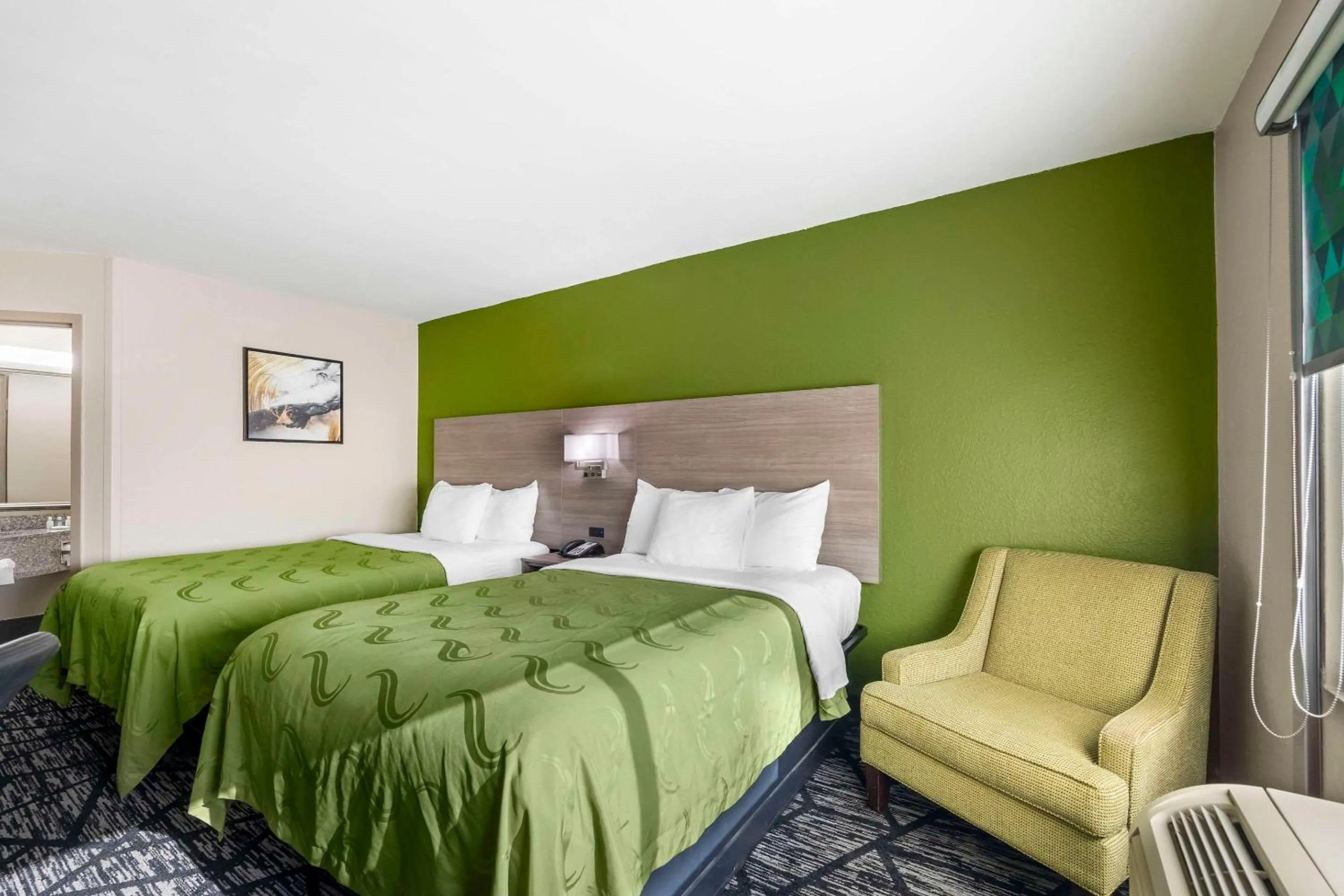 Bedroom, Bed in Quality Inn Jackson Northwest