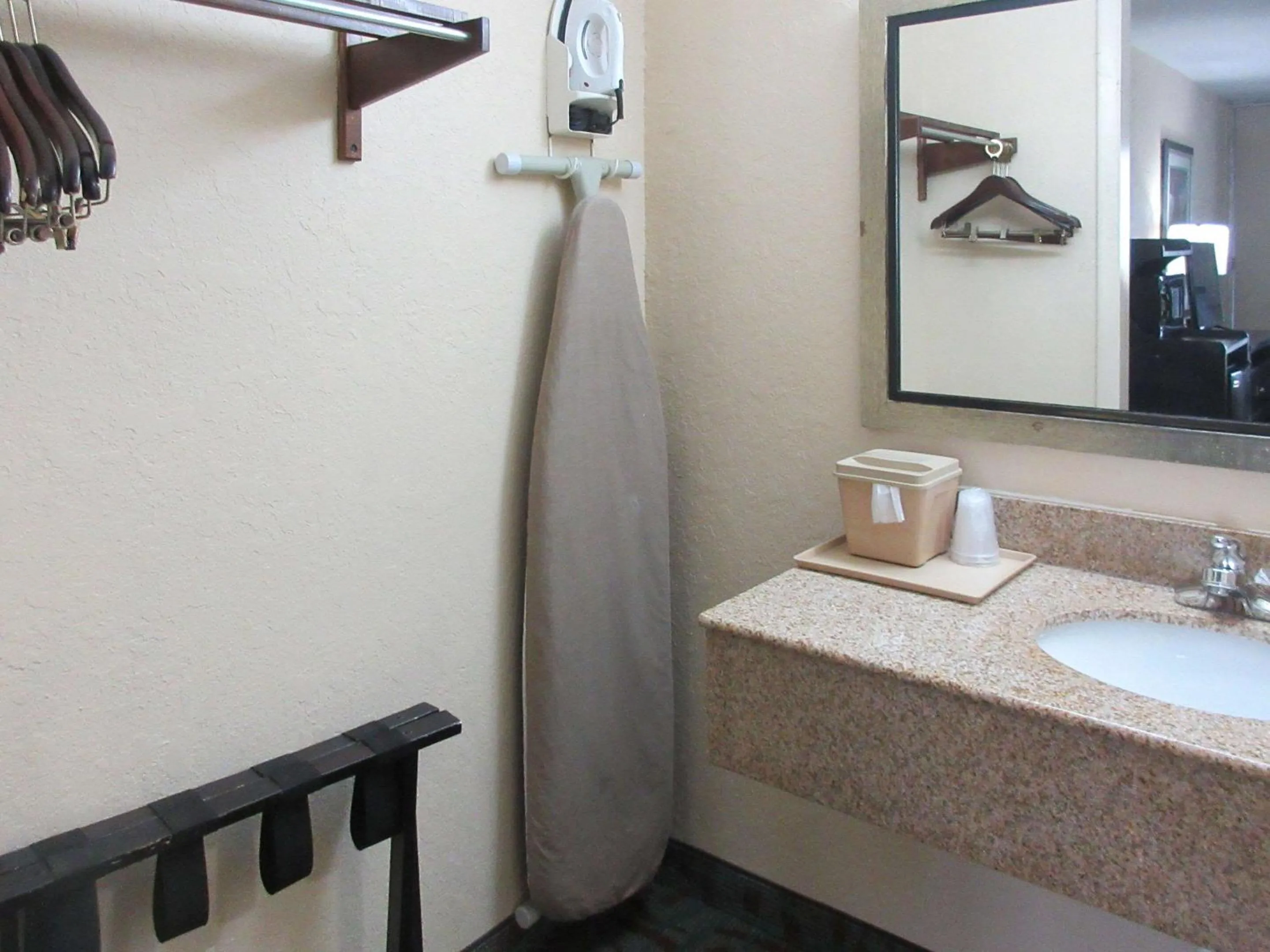 Bedroom in Quality Inn