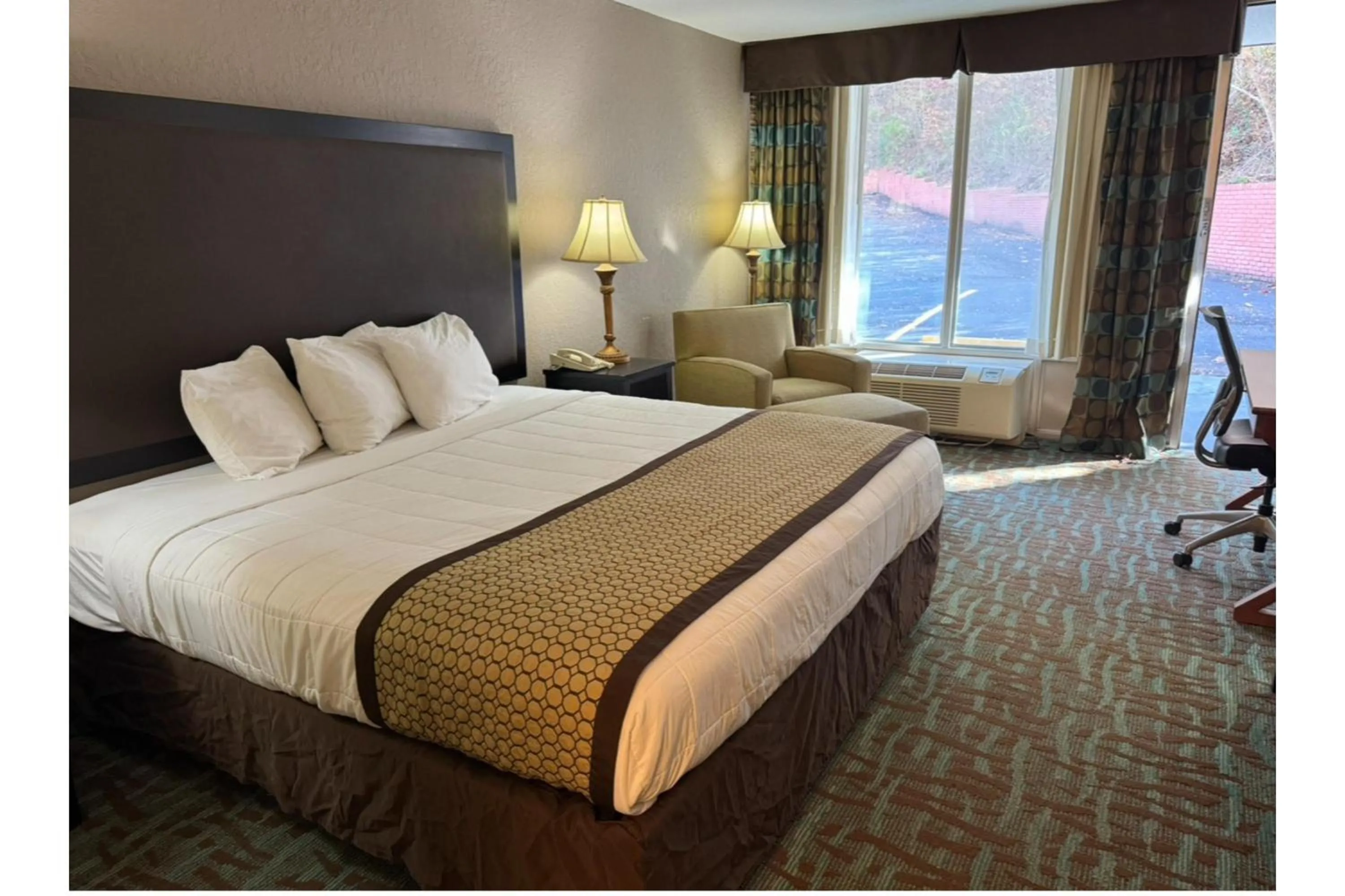 Bedroom, Bed in Quality Inn