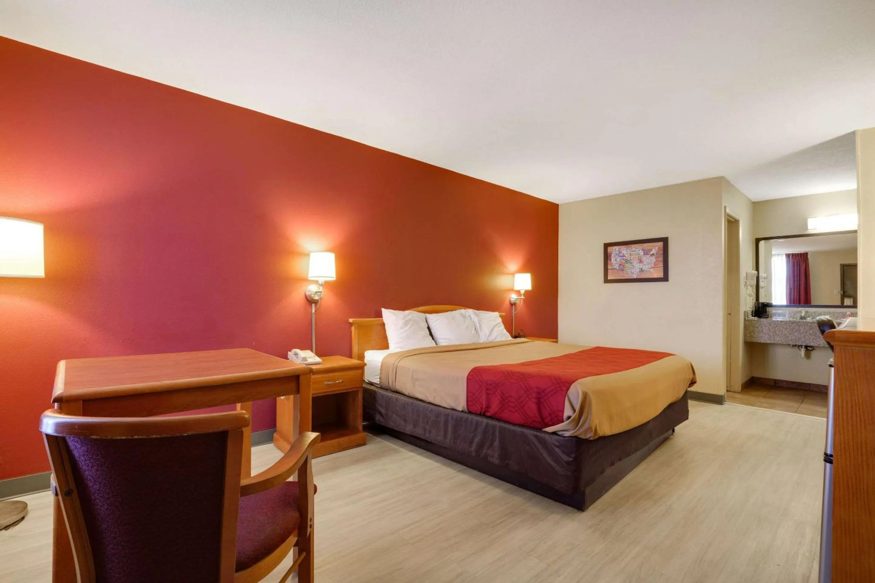 Photo of the whole room, Bed in Mill Tree Inn Millington