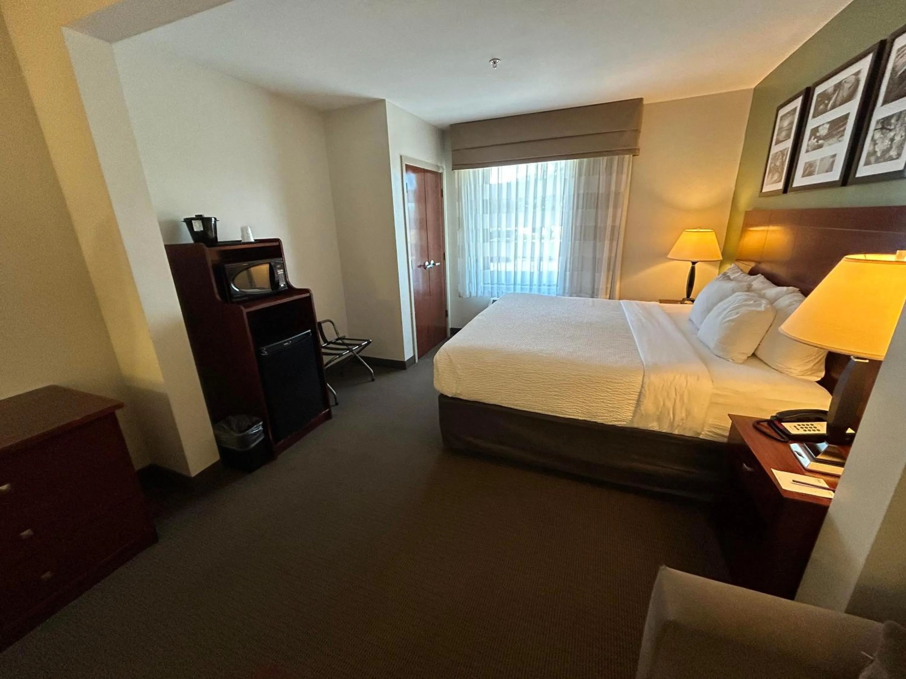 Bedroom, Bed in Sleep Inn & Suites Manchester near Arnold AFB