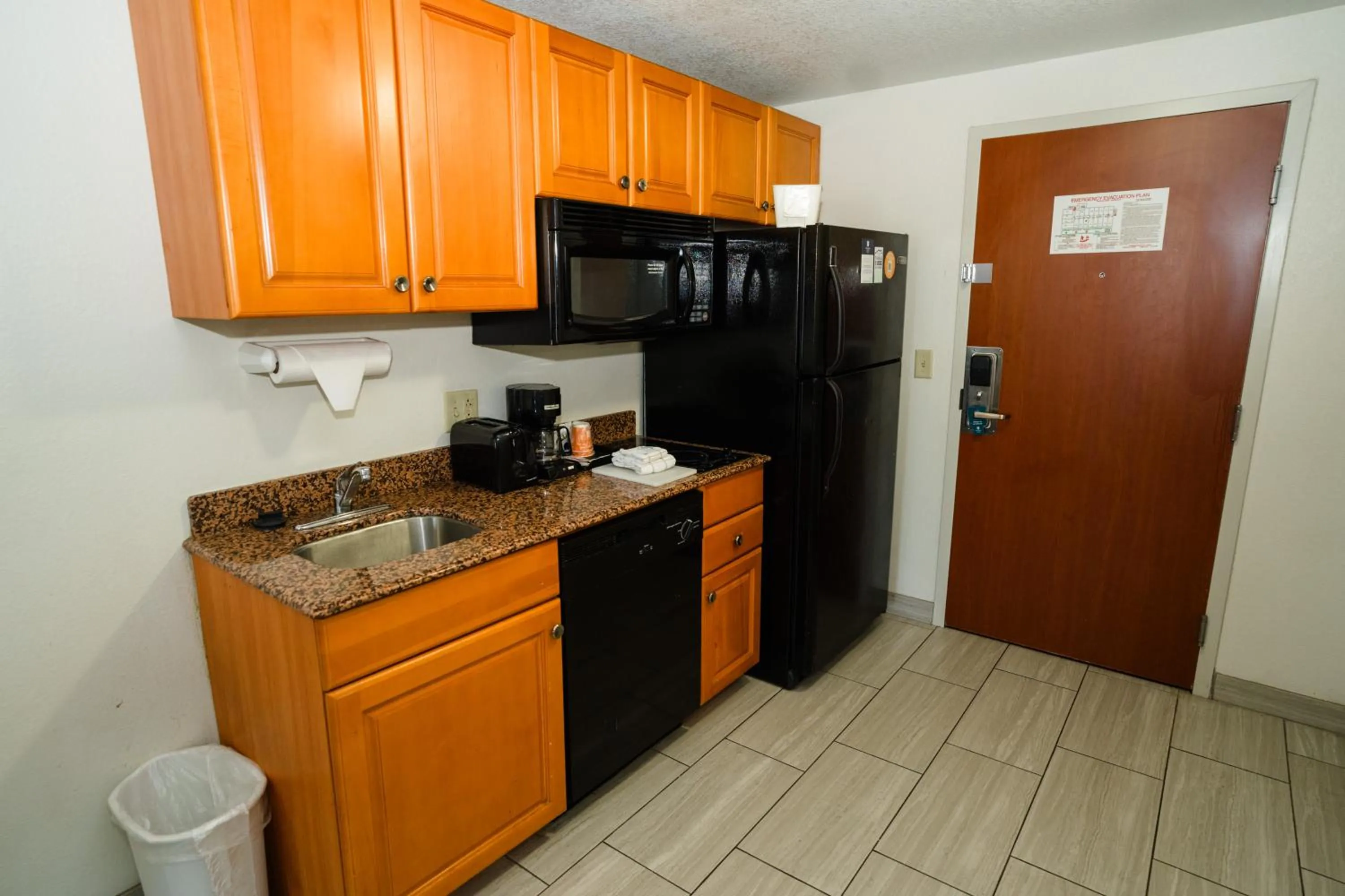 Kitchen or kitchenette in MainStay Suites Knoxville North I-75