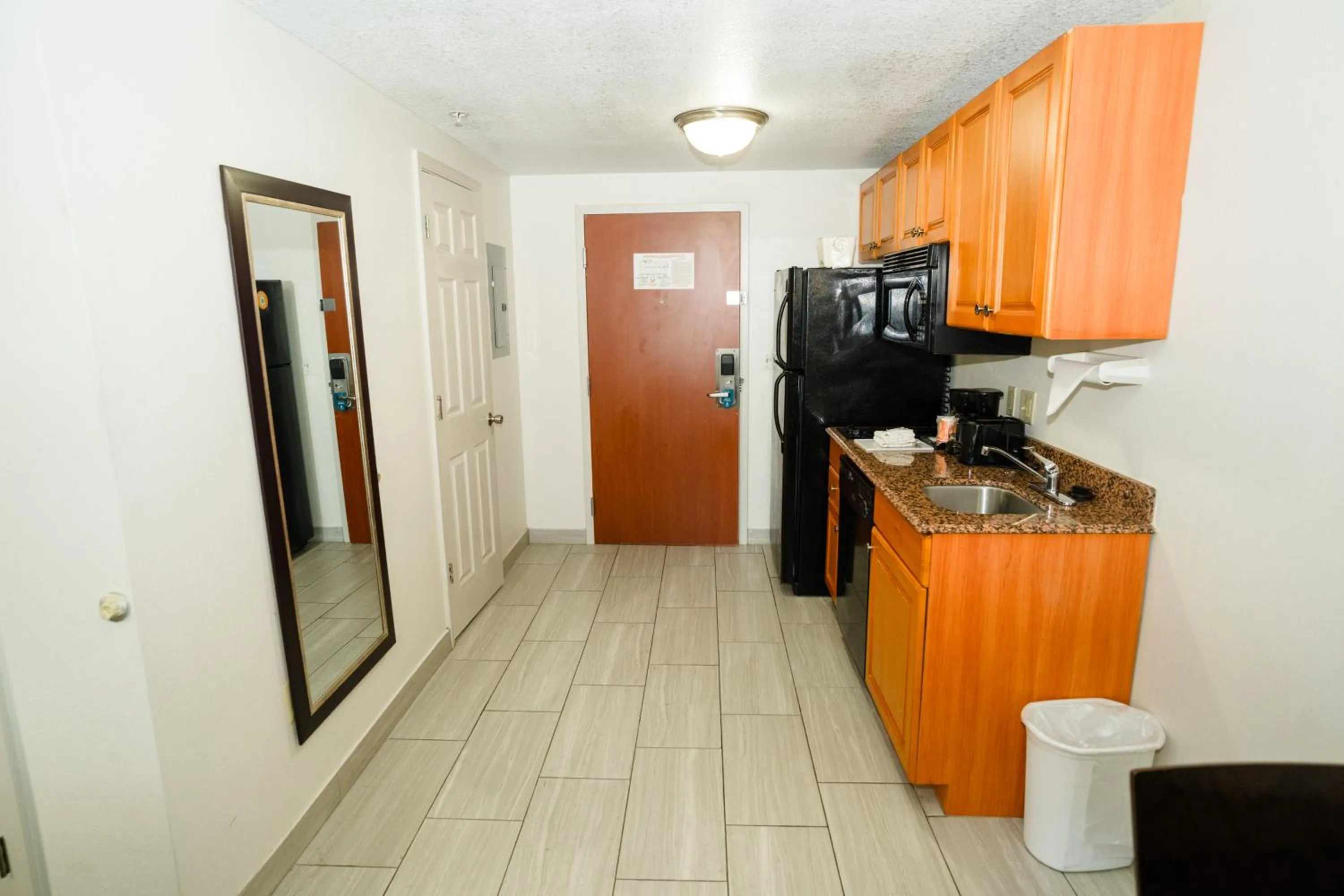 Kitchen or kitchenette in MainStay Suites Knoxville North I-75