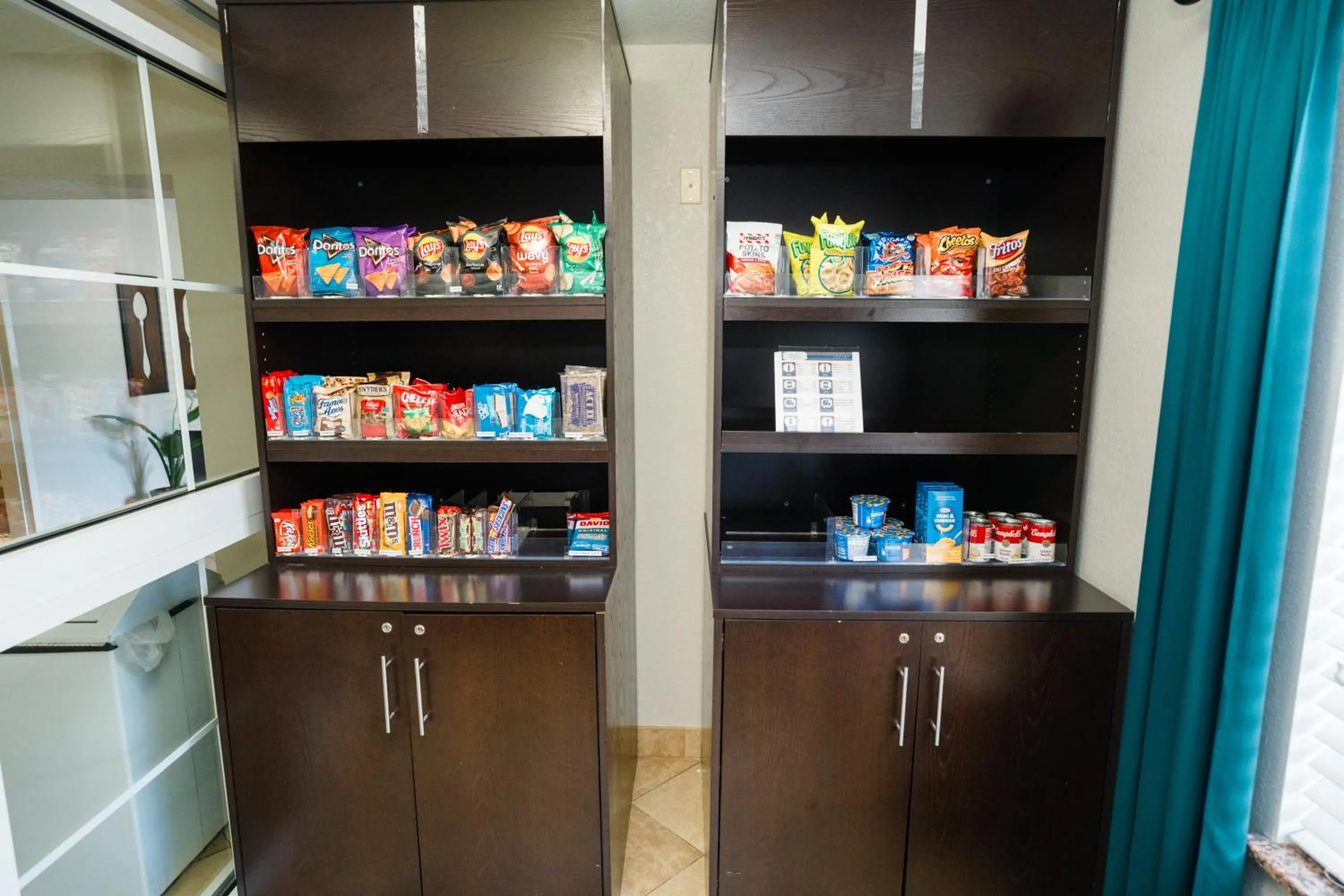 Food and drinks in MainStay Suites Knoxville North I-75