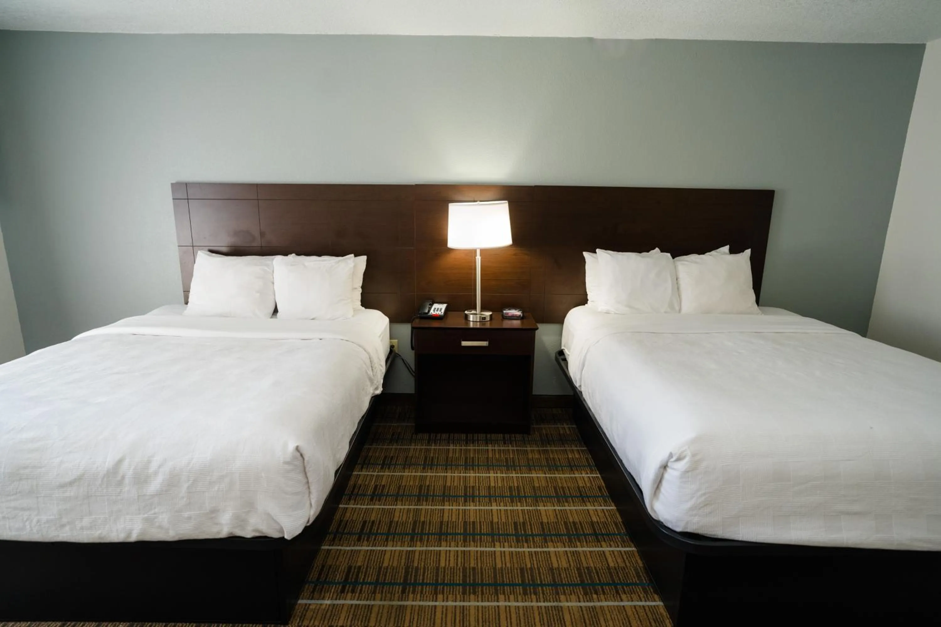 Bedroom, Bed in MainStay Suites Knoxville North I-75