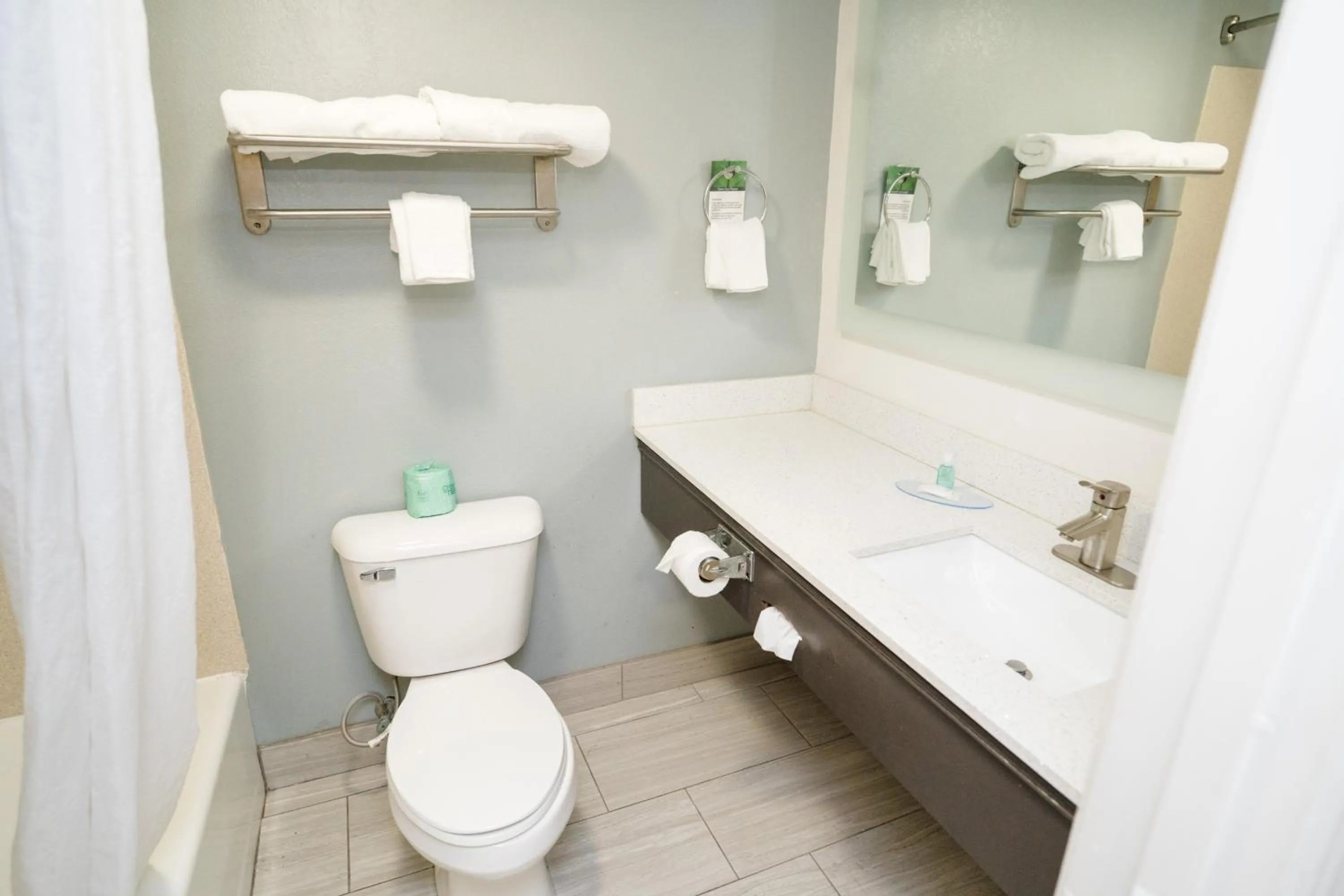 Bathroom in MainStay Suites Knoxville North I-75