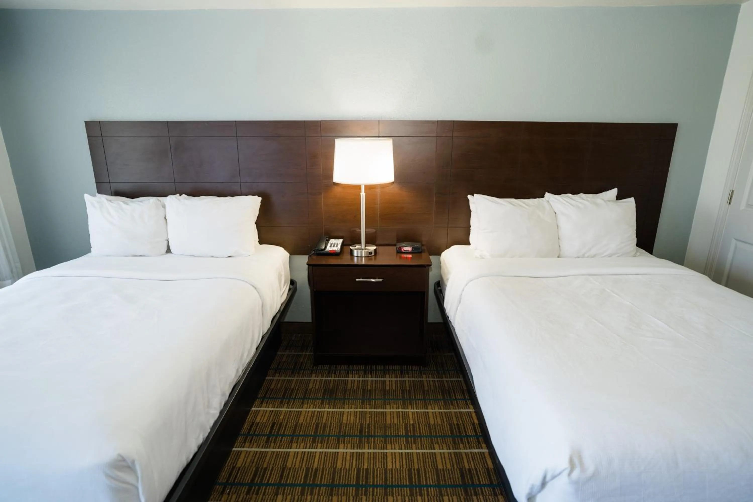 Bed in MainStay Suites Knoxville North I-75