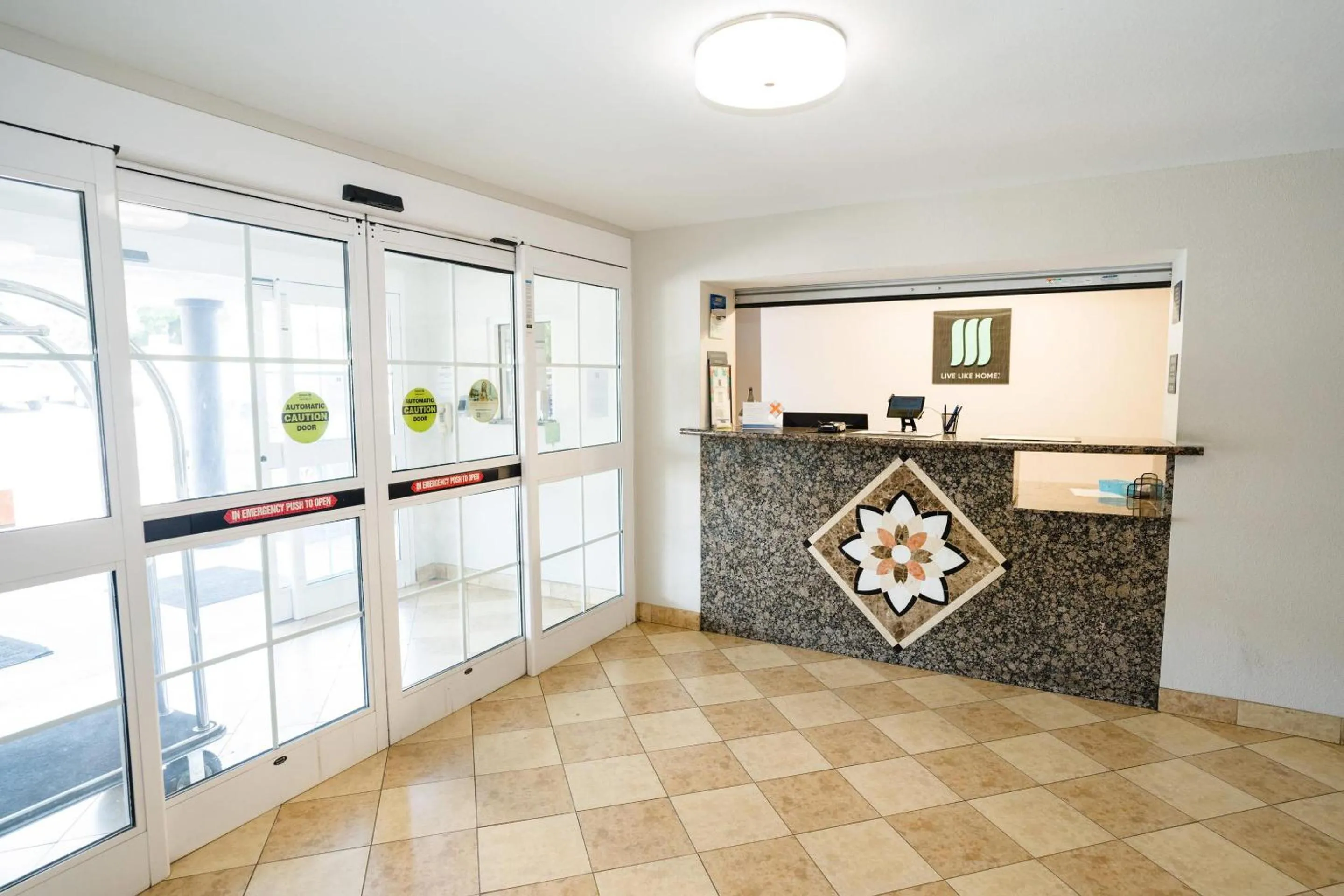 Lobby or reception in MainStay Suites Knoxville North I-75