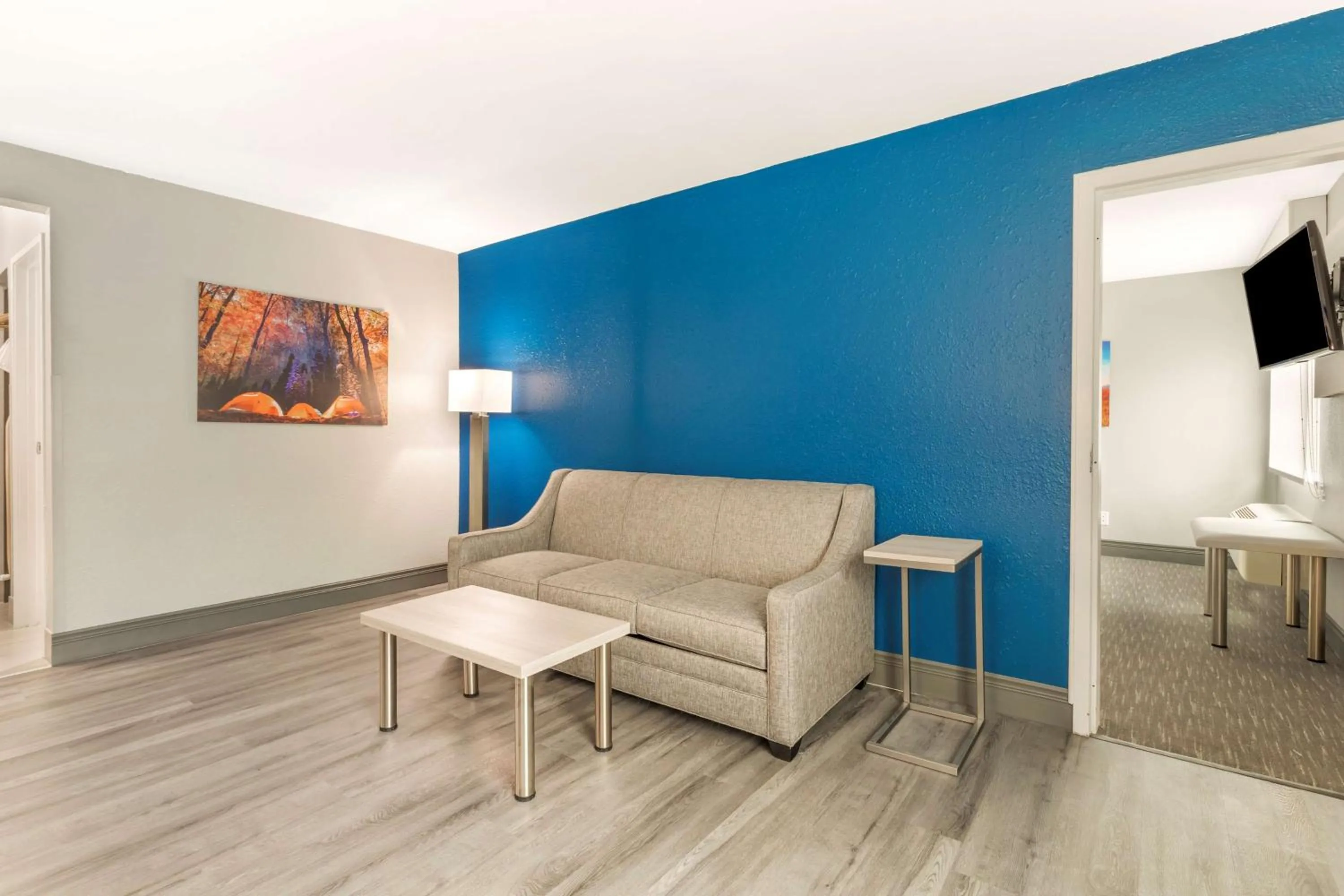 Photo of the whole room in Best Western Plus Cleveland Inn & Suites