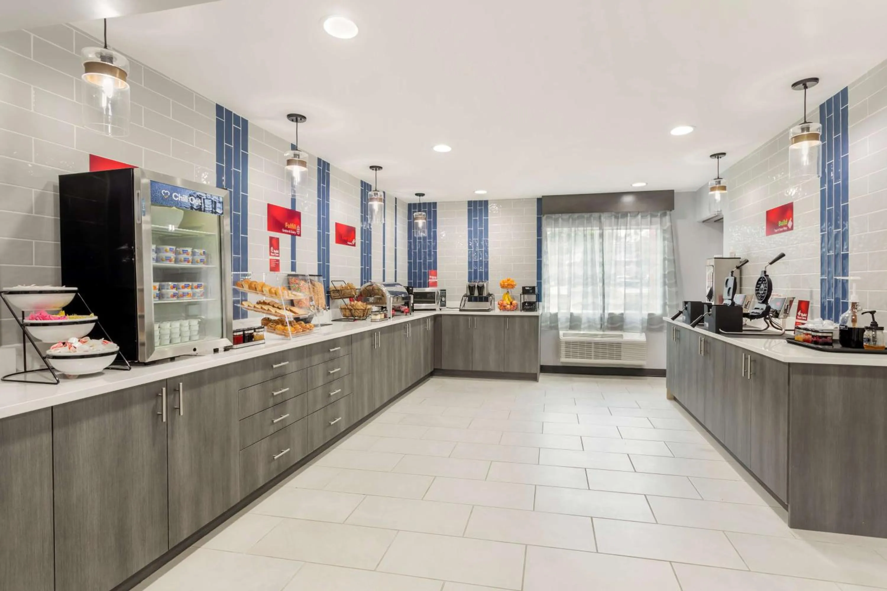 Breakfast in Best Western Plus Cleveland Inn & Suites