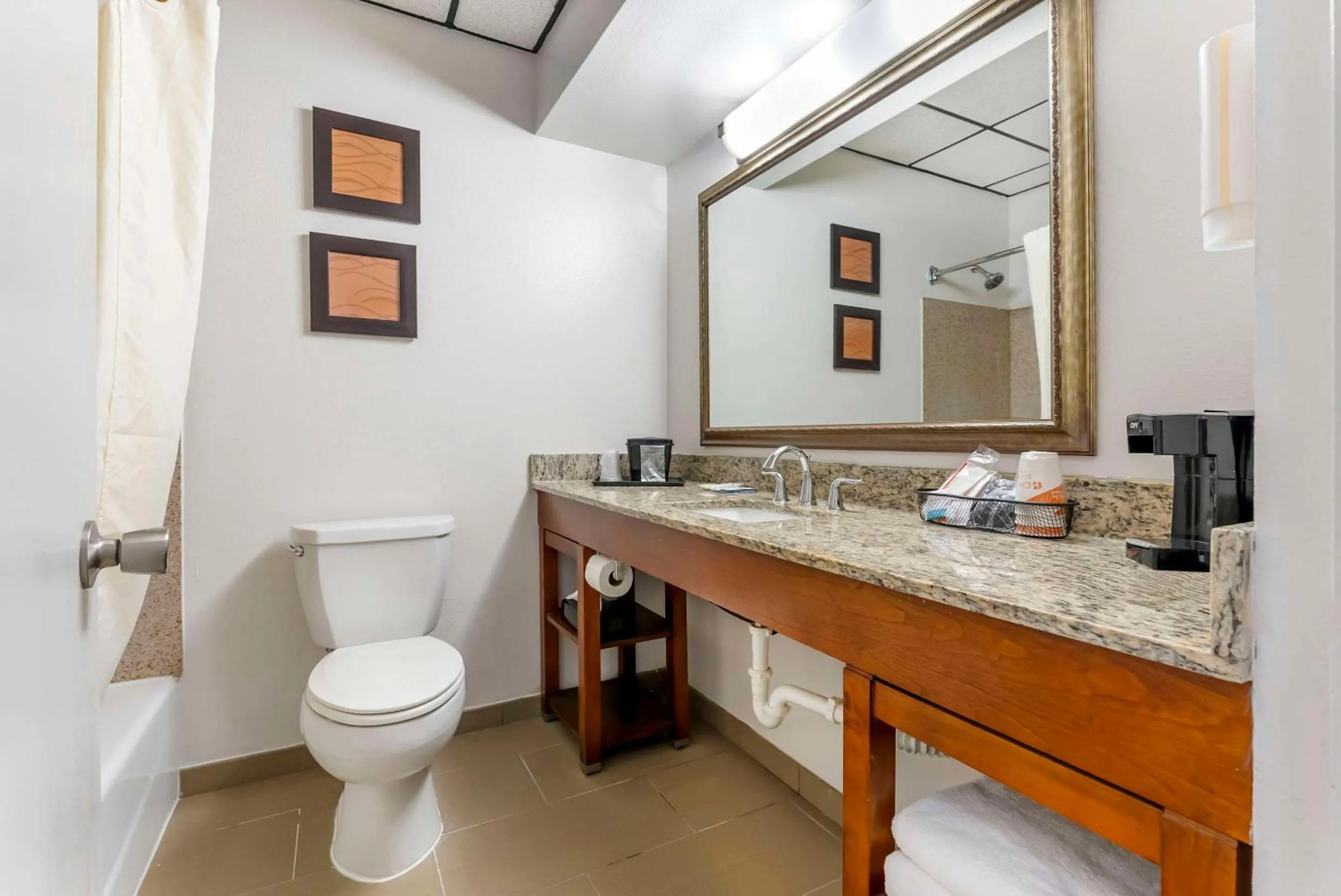 Bedroom in Comfort Inn Brownsville I-40