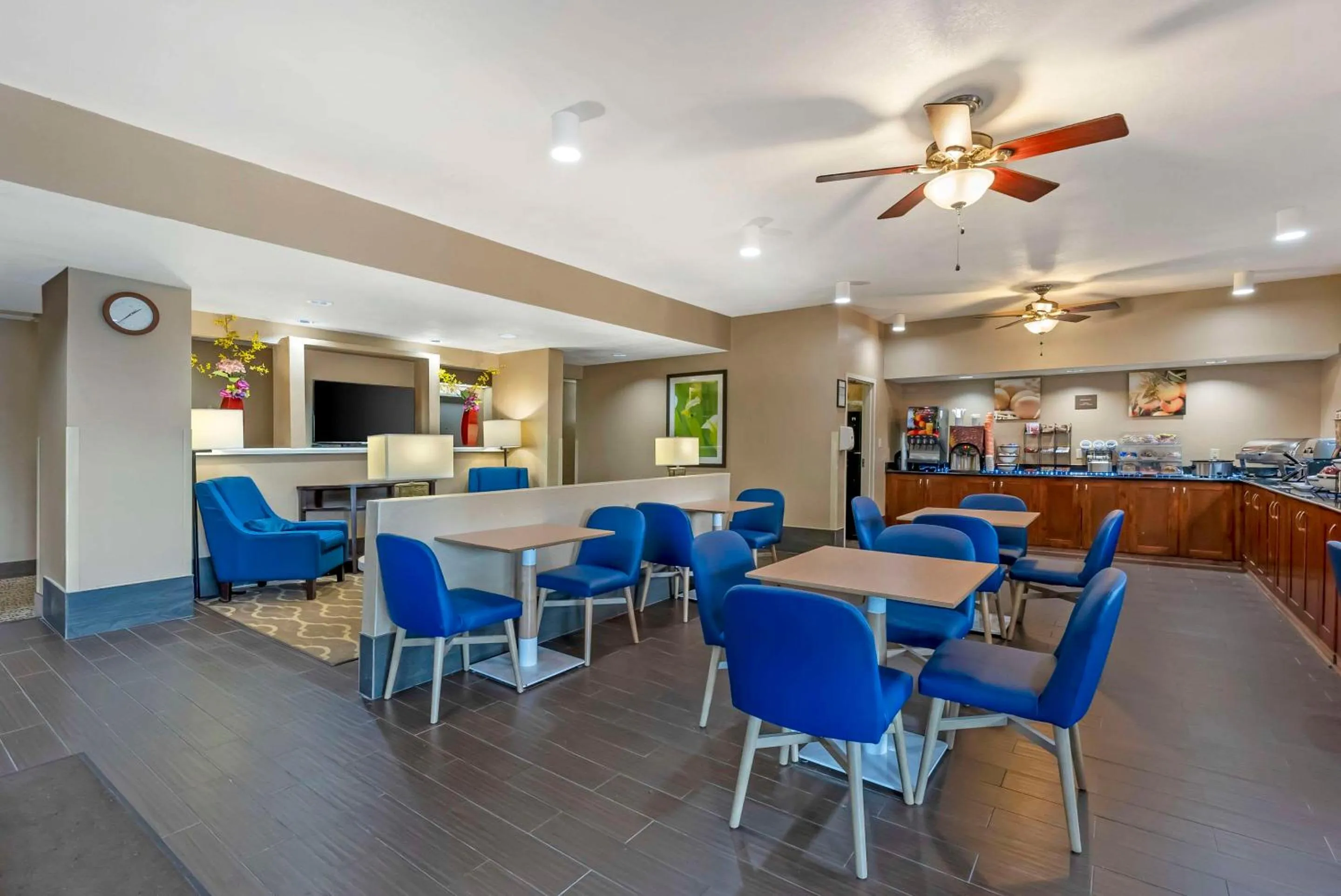 Breakfast in Comfort Inn Brownsville I-40