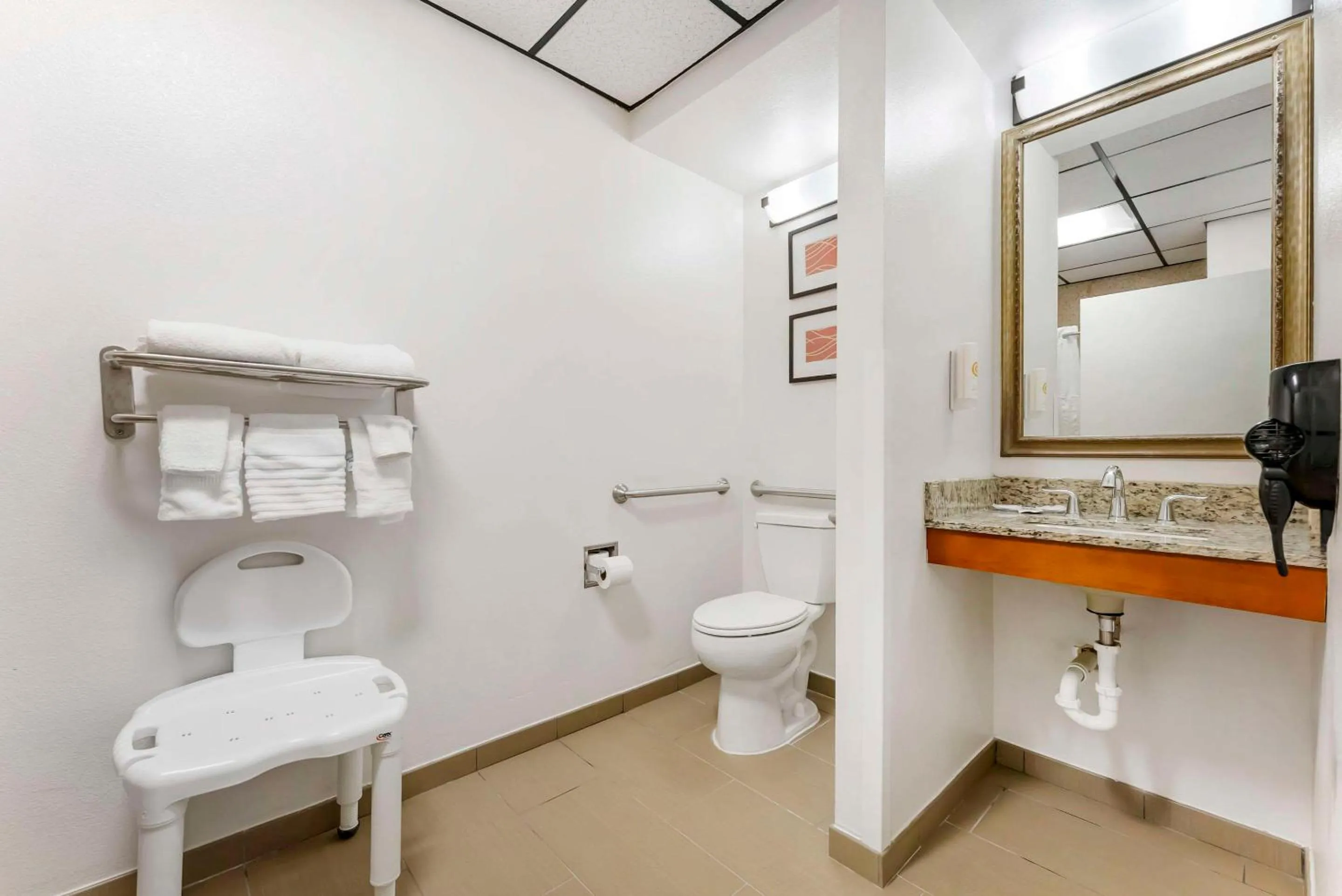 Bedroom in Comfort Inn Brownsville I-40