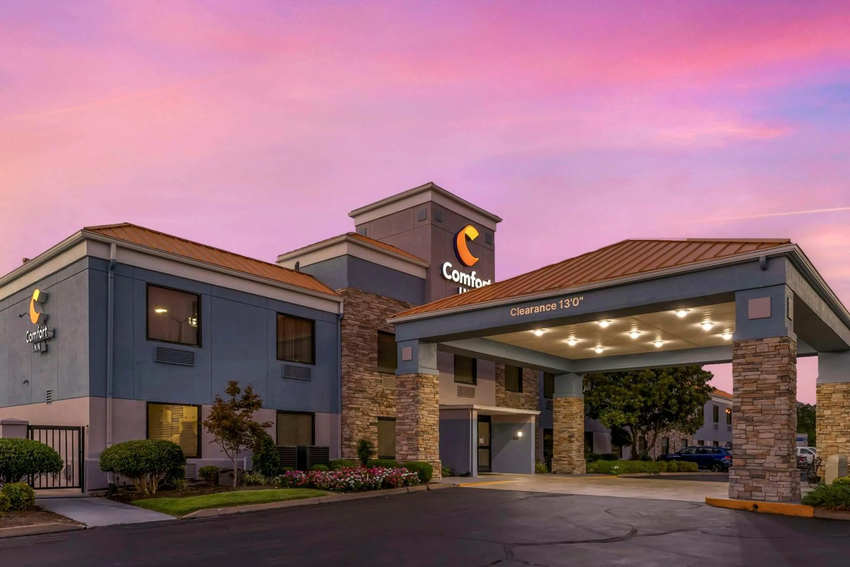 Property building in Comfort Inn Brownsville I-40