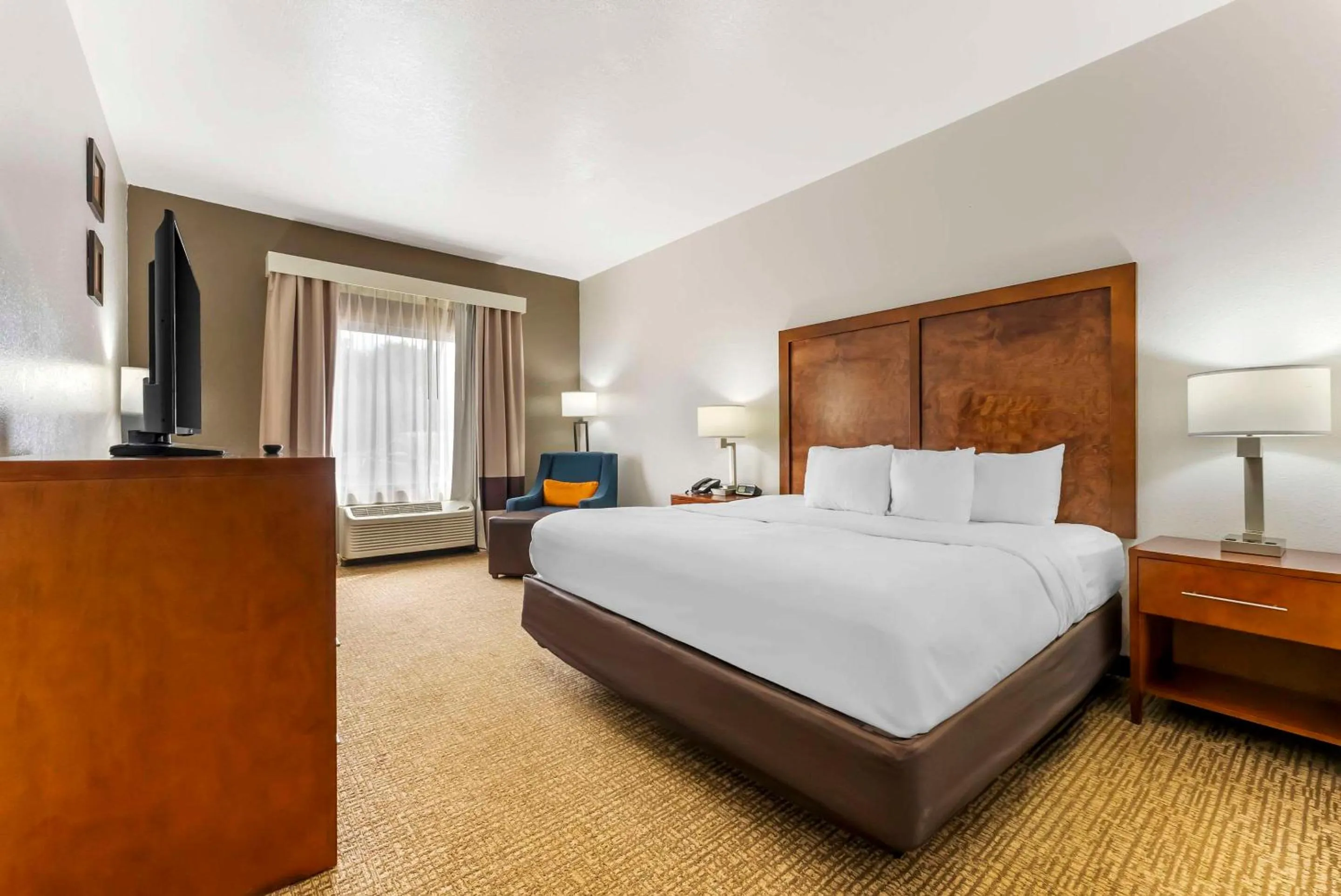 Bedroom, Bed in Comfort Inn Brownsville I-40