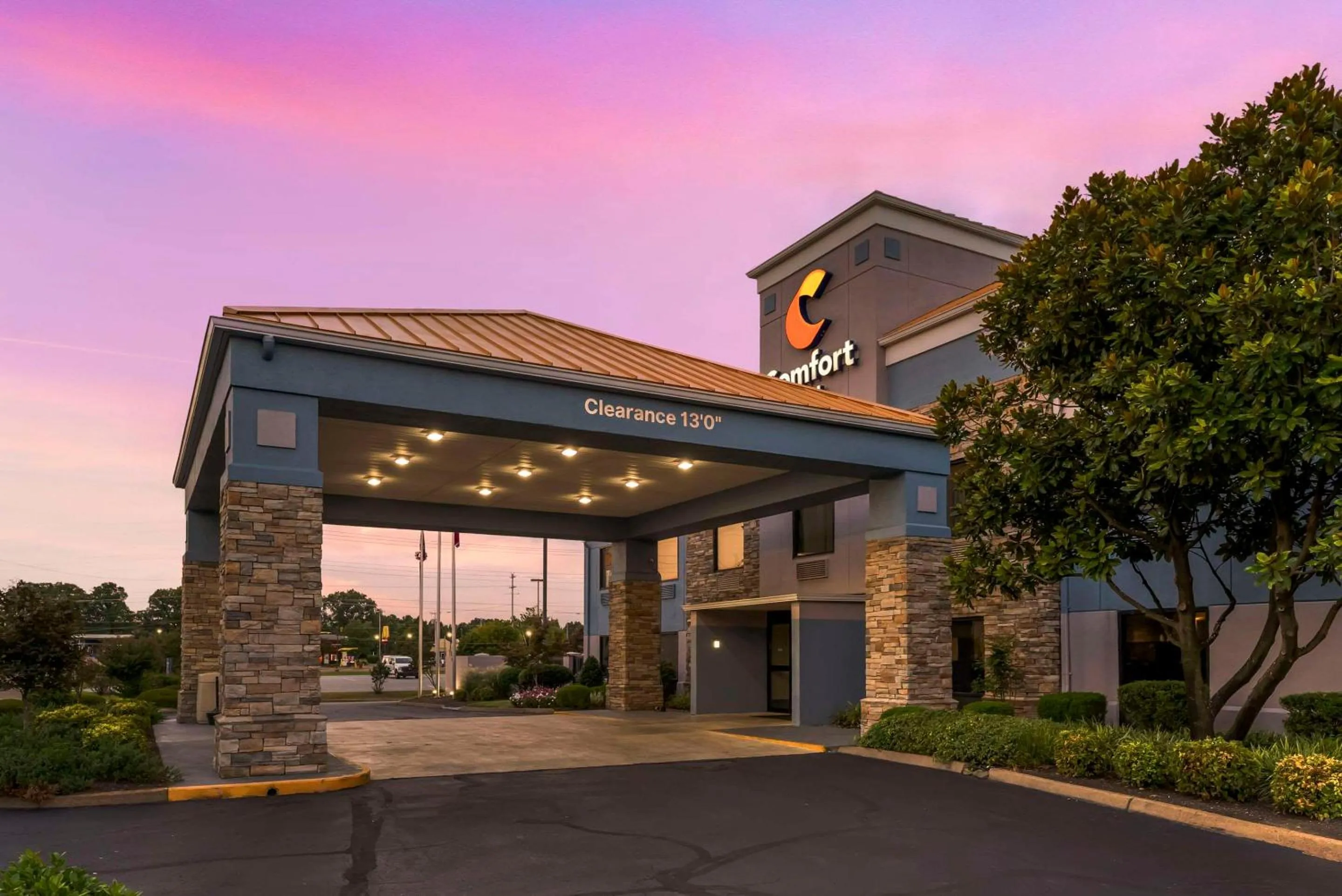 Swimming pool in Comfort Inn Brownsville I-40
