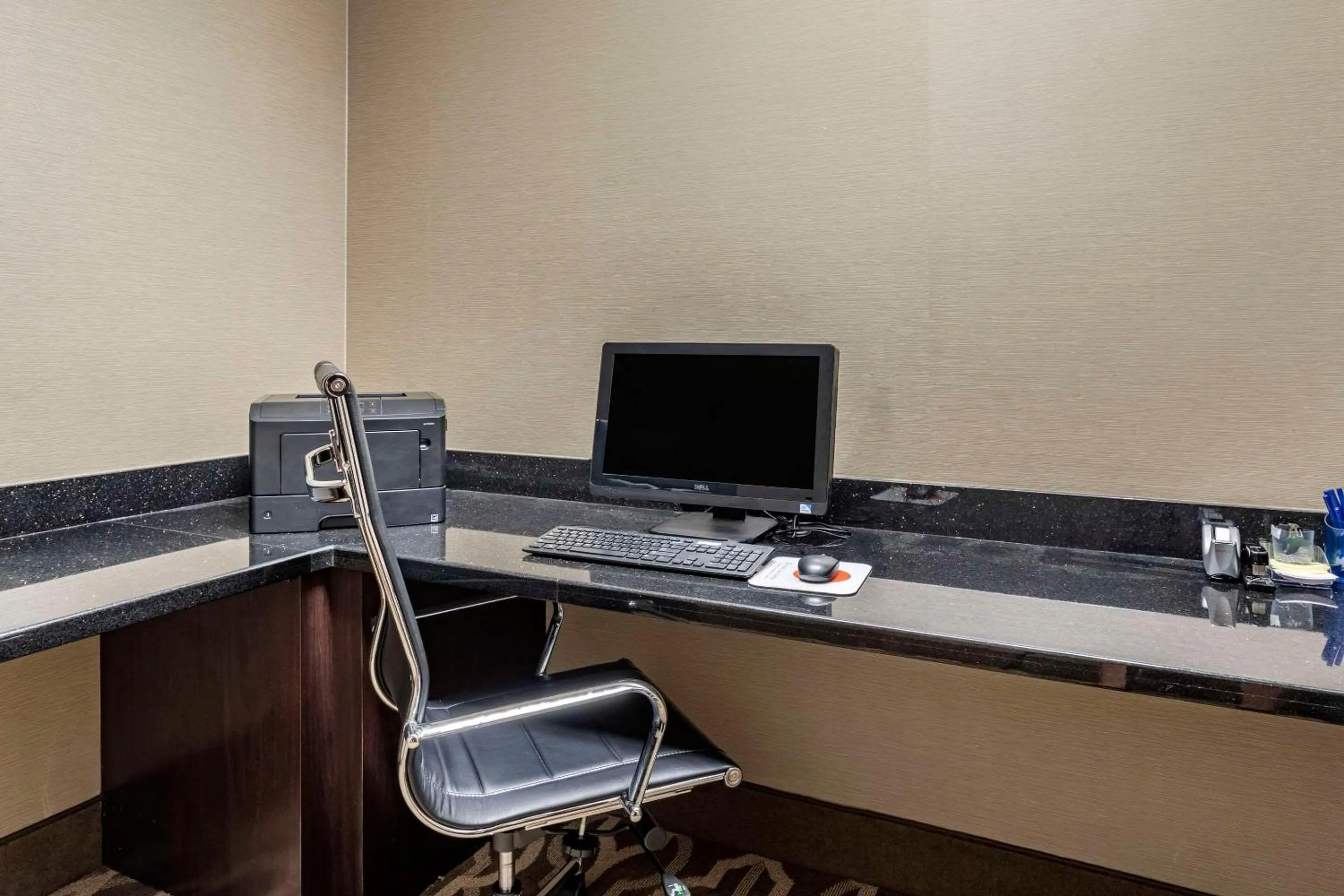 Business facilities in Comfort Inn Athens I - 75