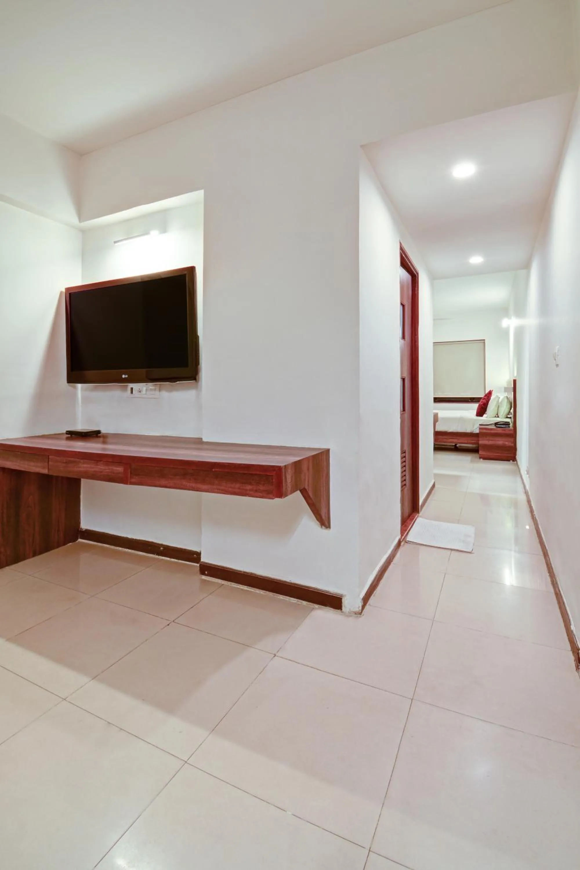 Communal lounge/ TV room, Bed in SRTC Hotel Aspire