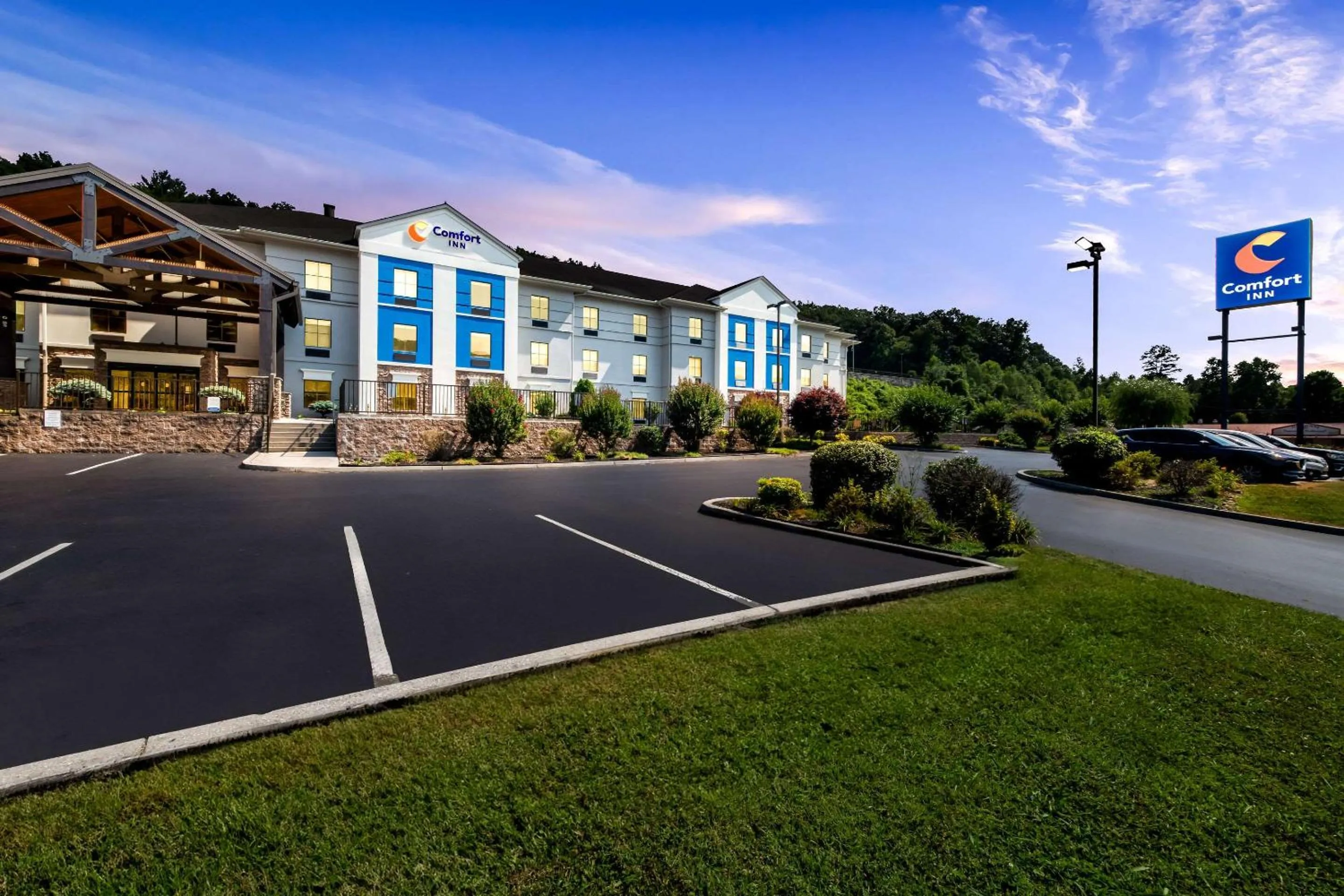 Property building in Comfort Inn Harriman