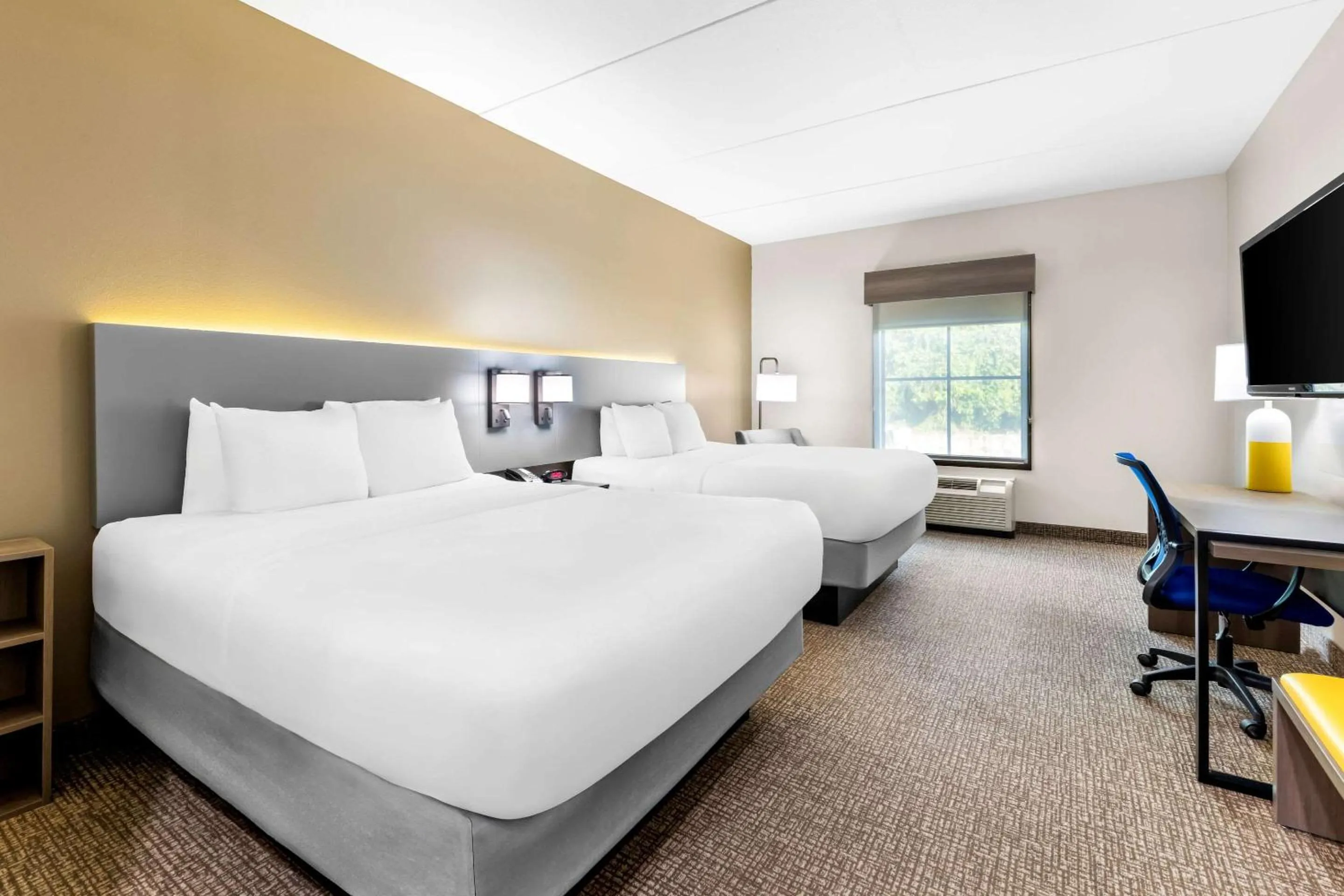 Bedroom, Bed in Comfort Inn Harriman