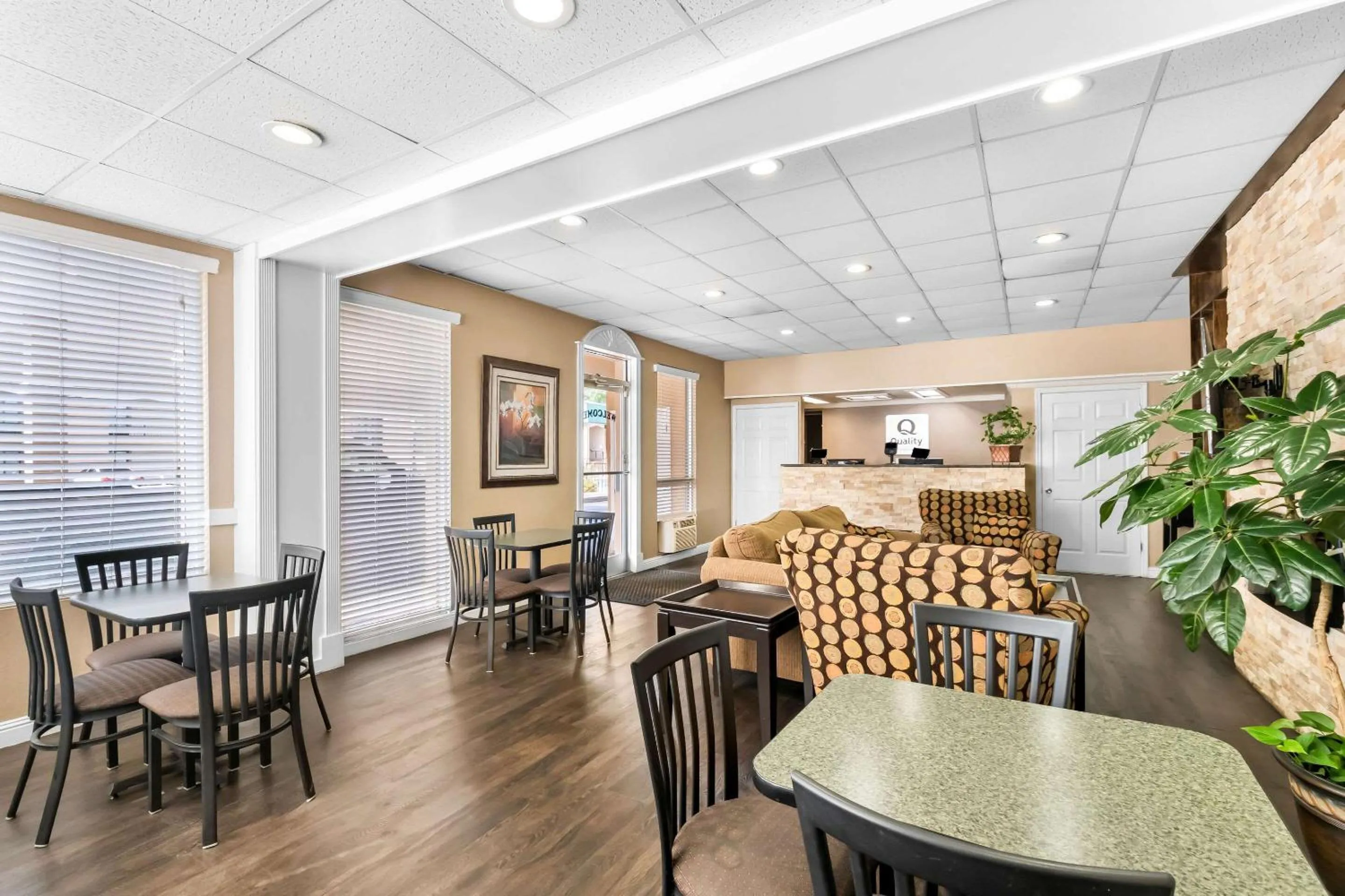 Breakfast in Quality Inn Tullahoma