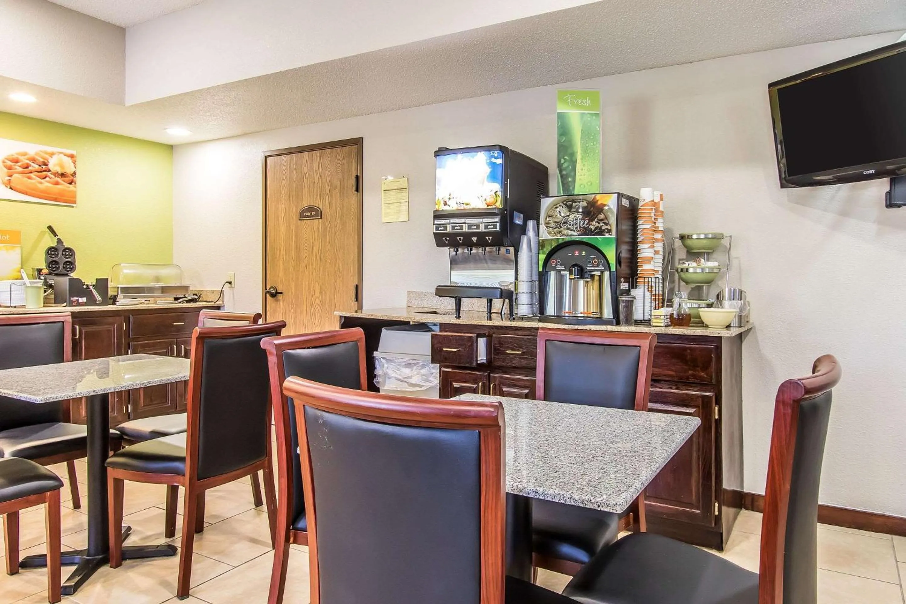 Restaurant/places to eat in Quality Inn & Suites
