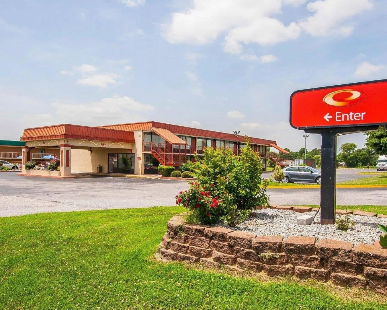 Property building in Econo Lodge Dyersburg I-155