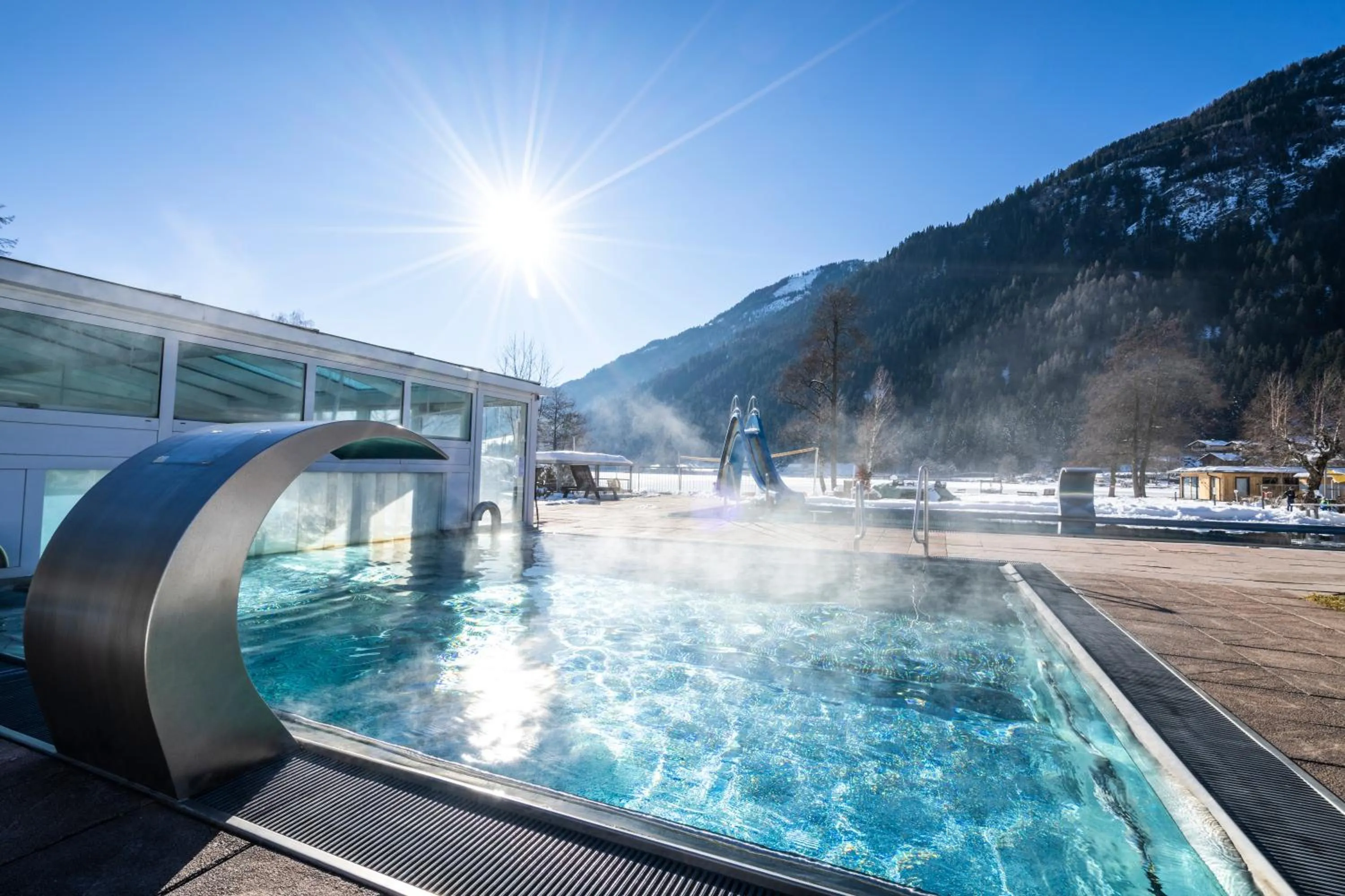 Swimming pool in Familien- Sportresort BRENNSEEHOF