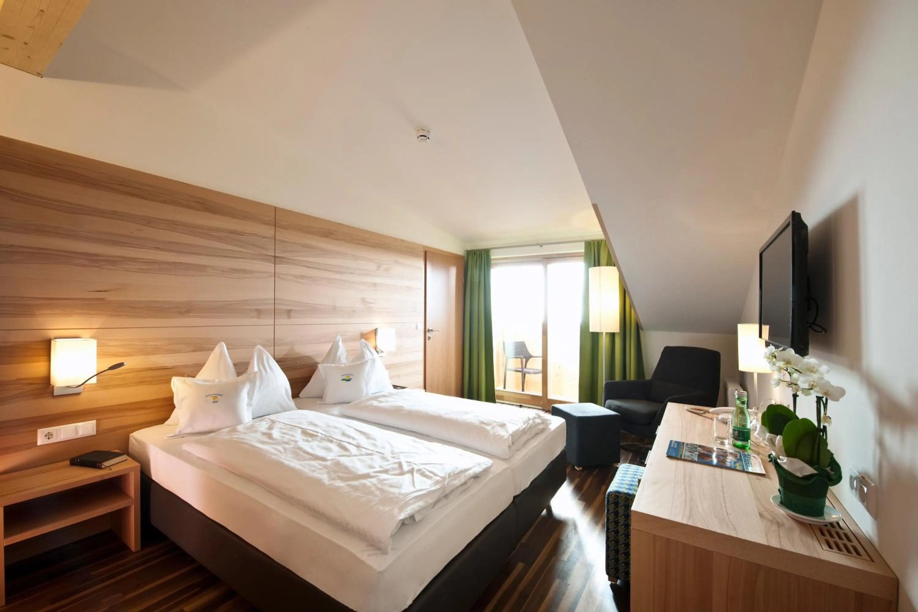 Bed in Familien- Sportresort BRENNSEEHOF