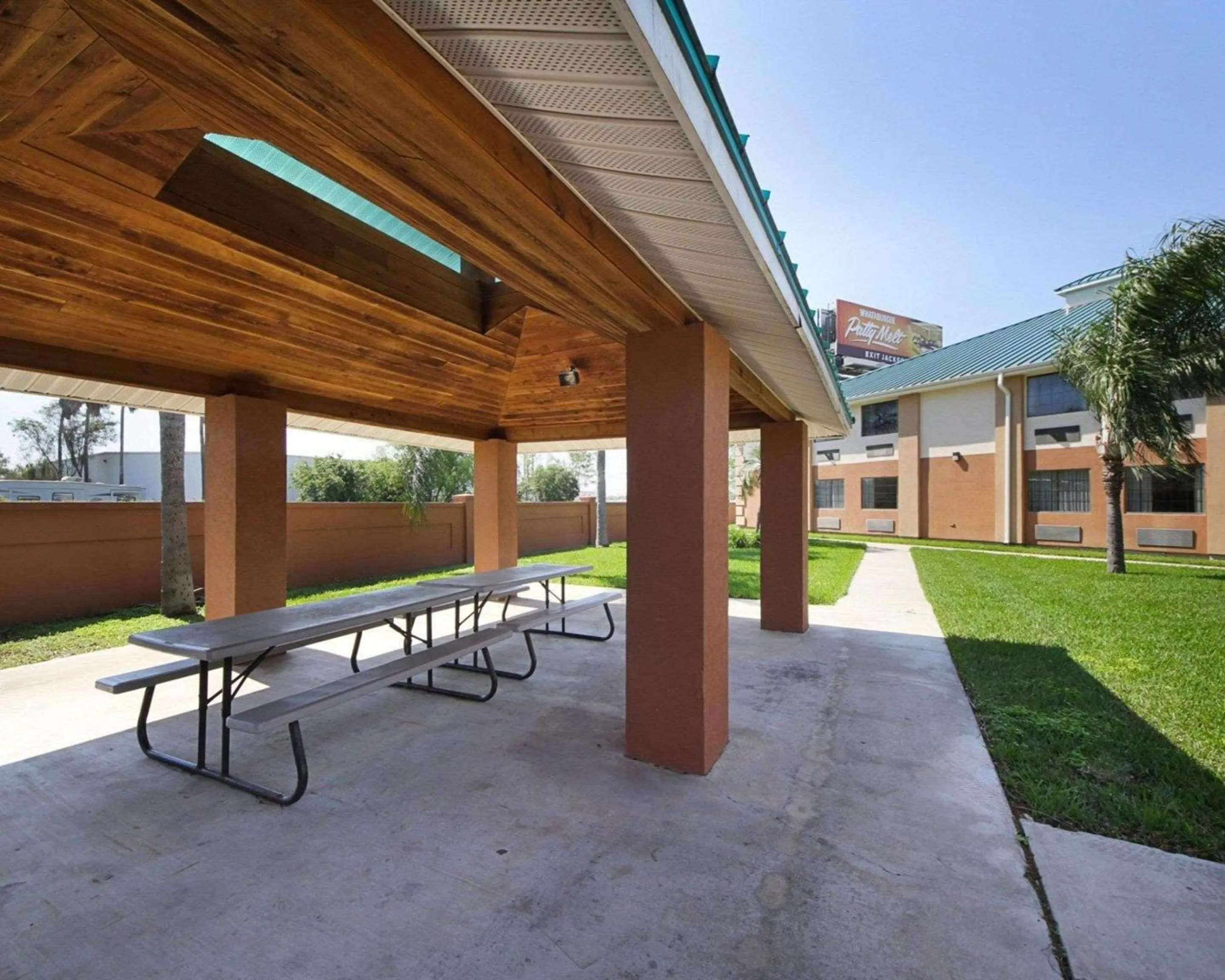 BBQ facilities in Americas Best Value Inn Pharr/McAllen