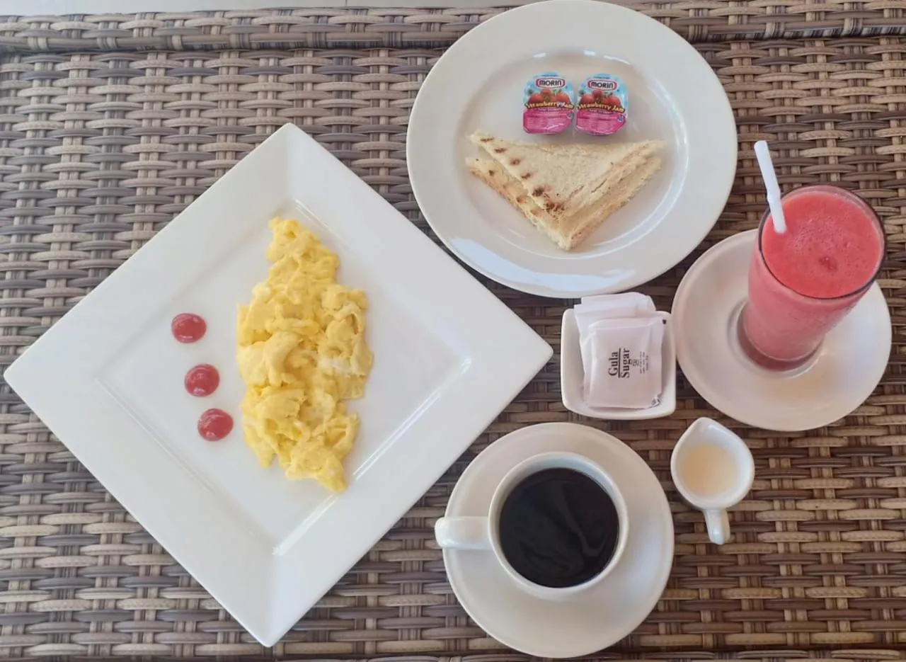 Breakfast in Kayuna Villa